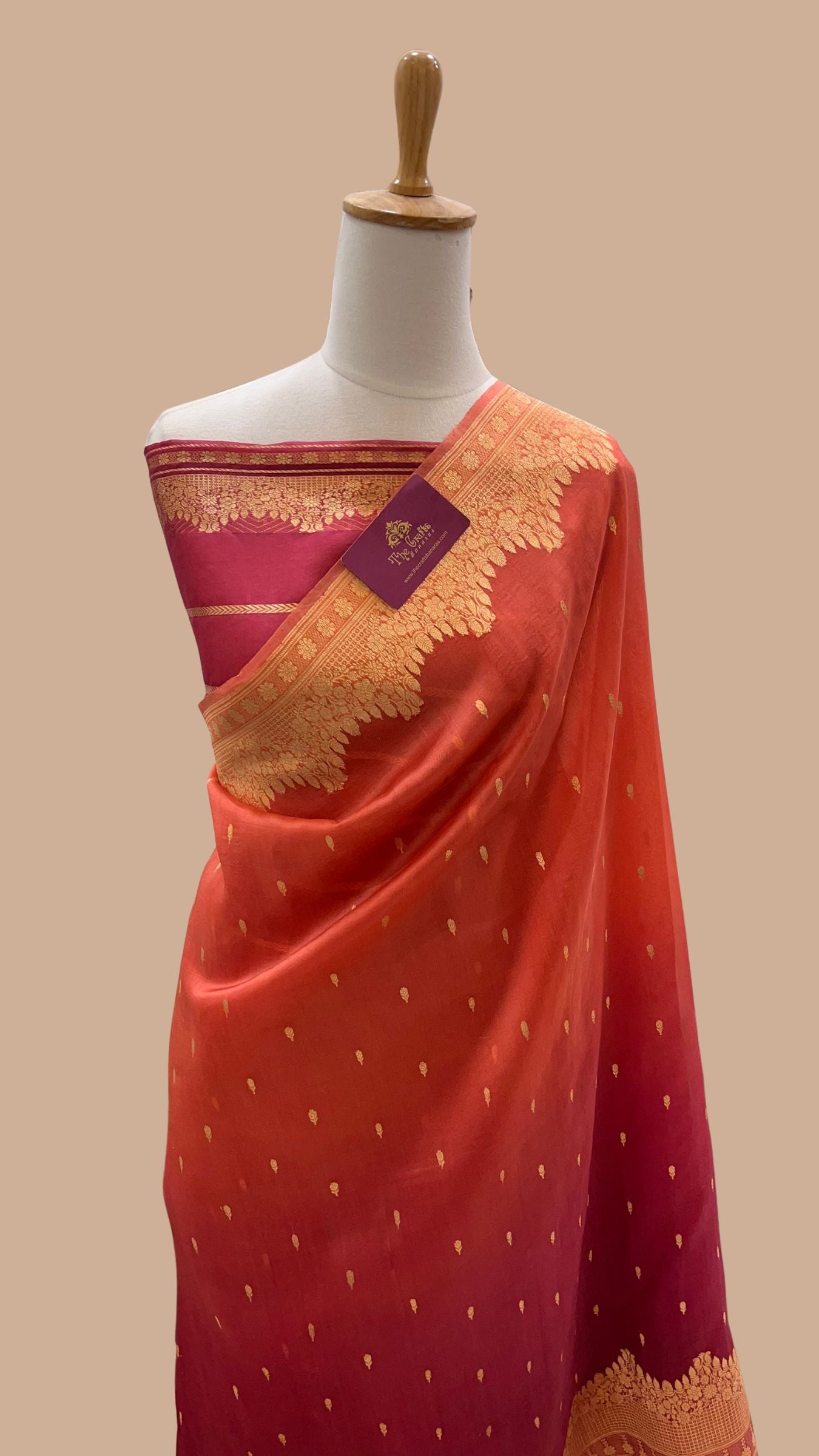 Pure Kora Silk Handloom Banarasi Saree - With Kadhua motifs