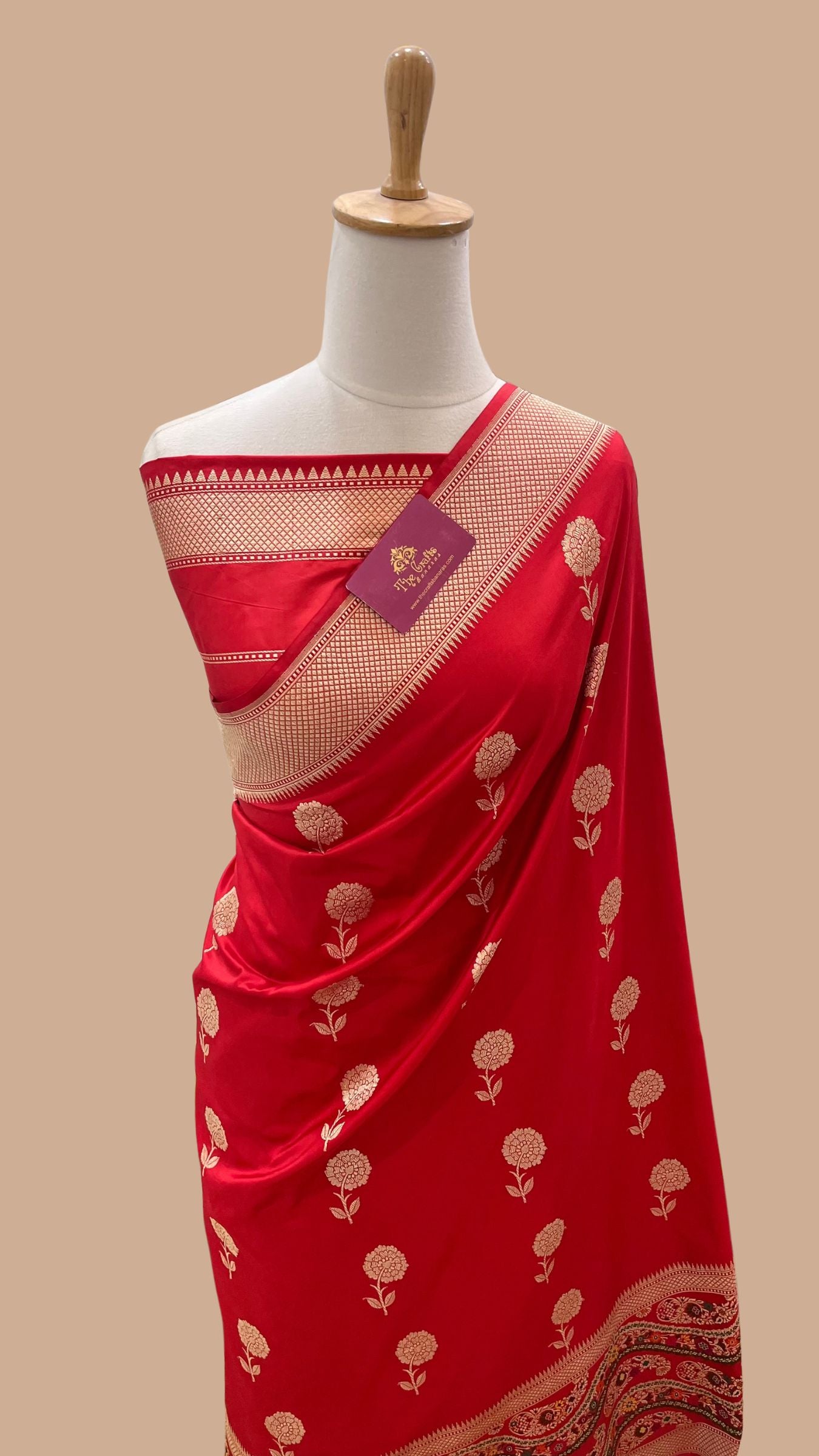Pure Katan Silk Handloom Banarasi Saree - with Kadhua Meenakari Motifs
