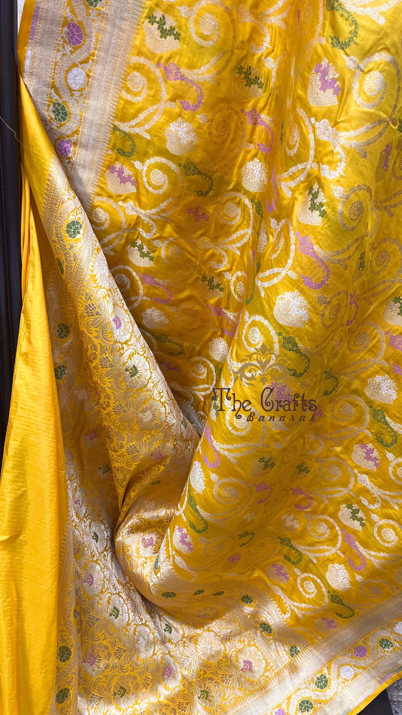 Pure Katan Silk Handloom Banarasi Saree - Jaal Work With Meenakari