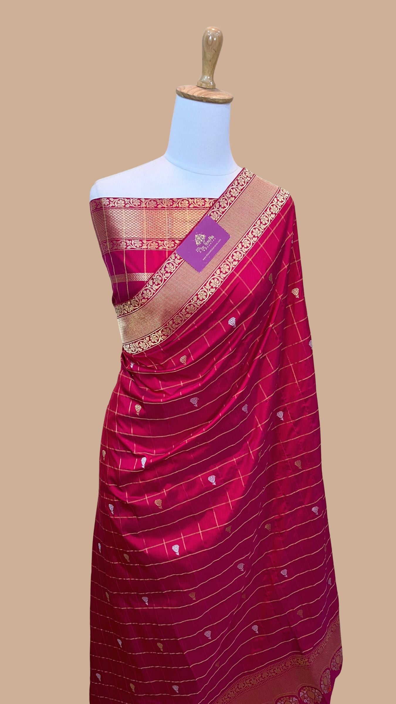 Pure Katan Silk Handloom Banarasi Saree - with kadhua sona rupa motifs