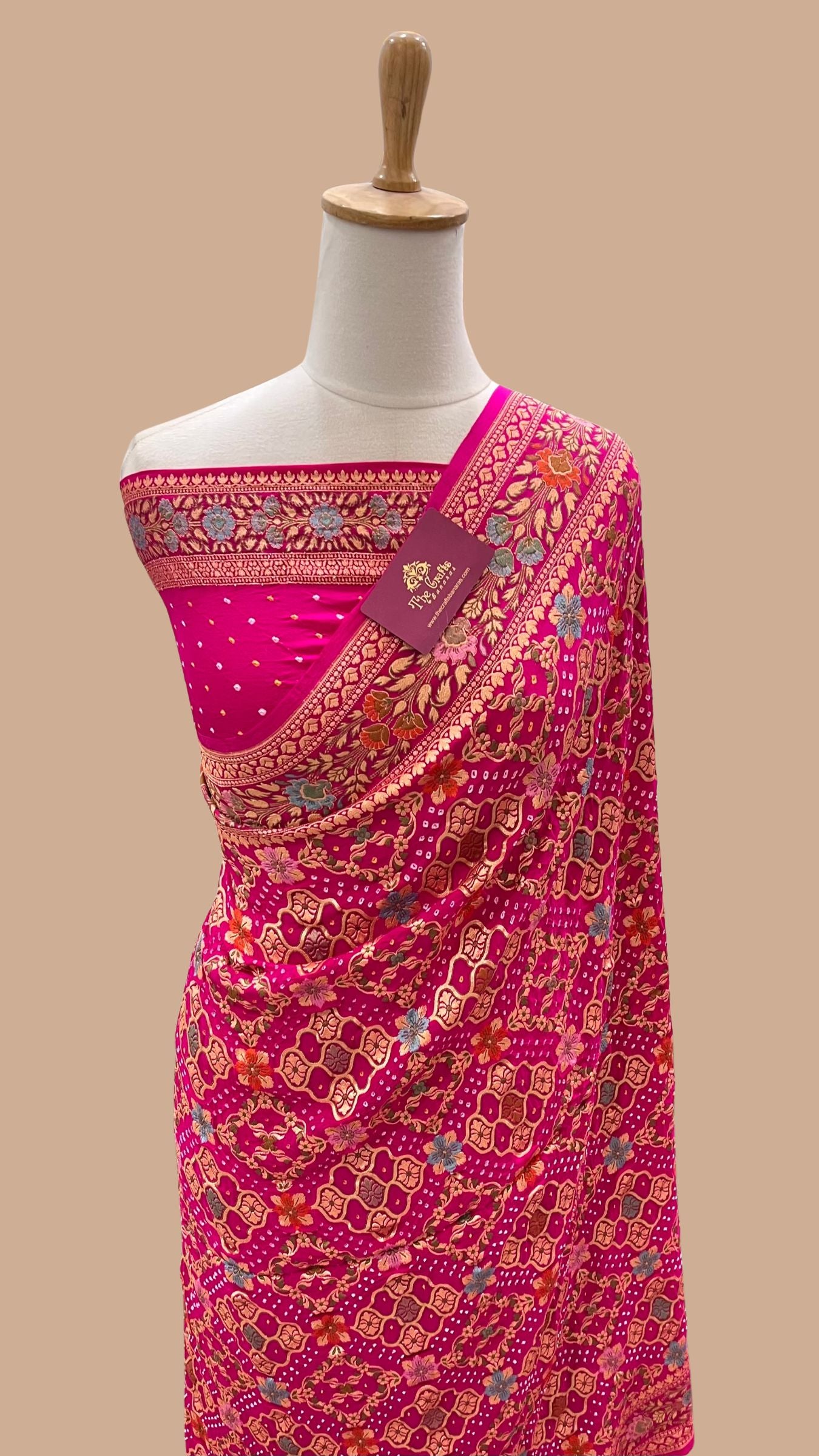 Pure Georgette Banarasi Handloom Bandhej Saree - Jaal with Meenakari