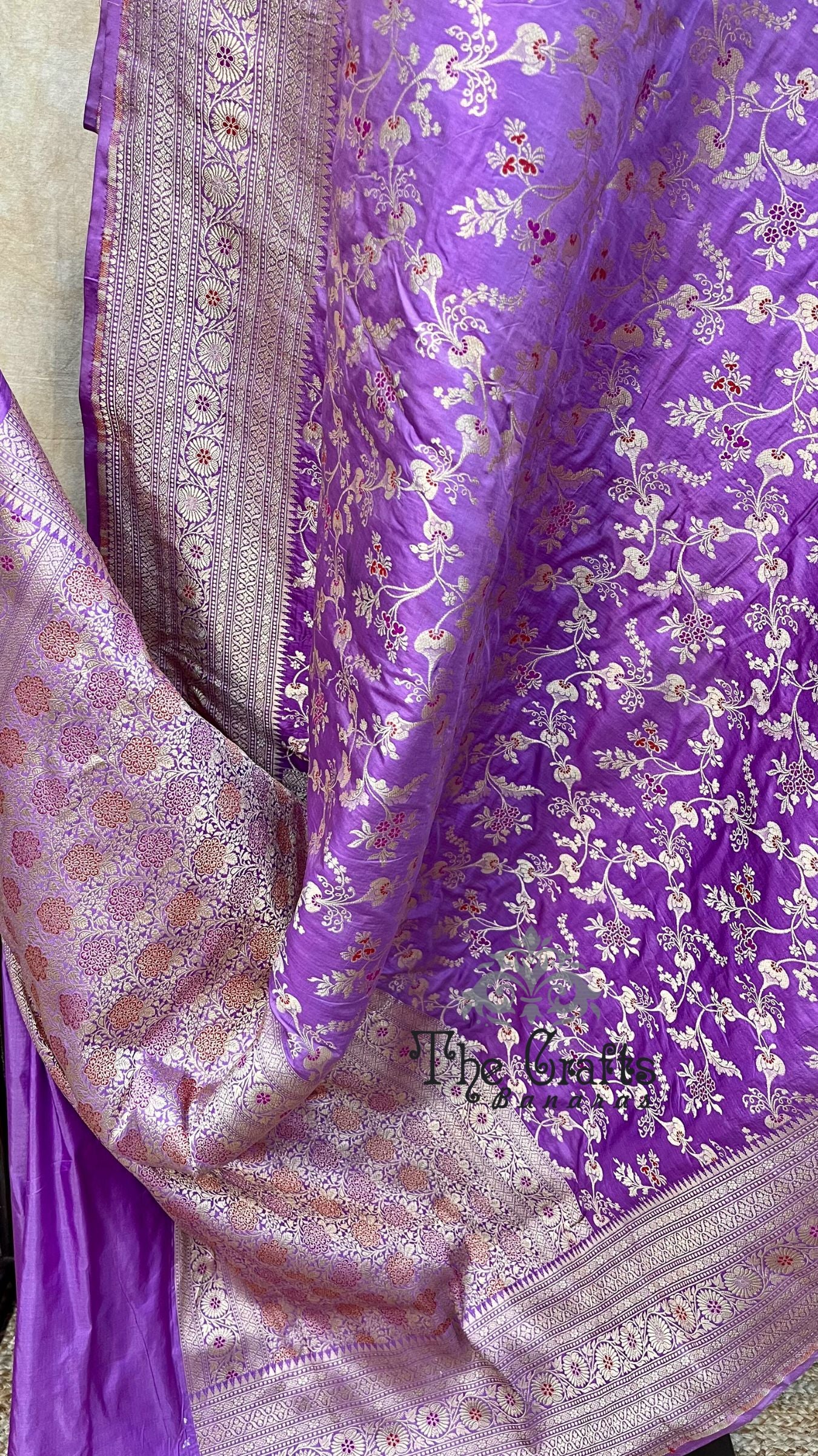 Pure Katan Silk Handloom Banarasi Saree - Jaal Work With Meenakari