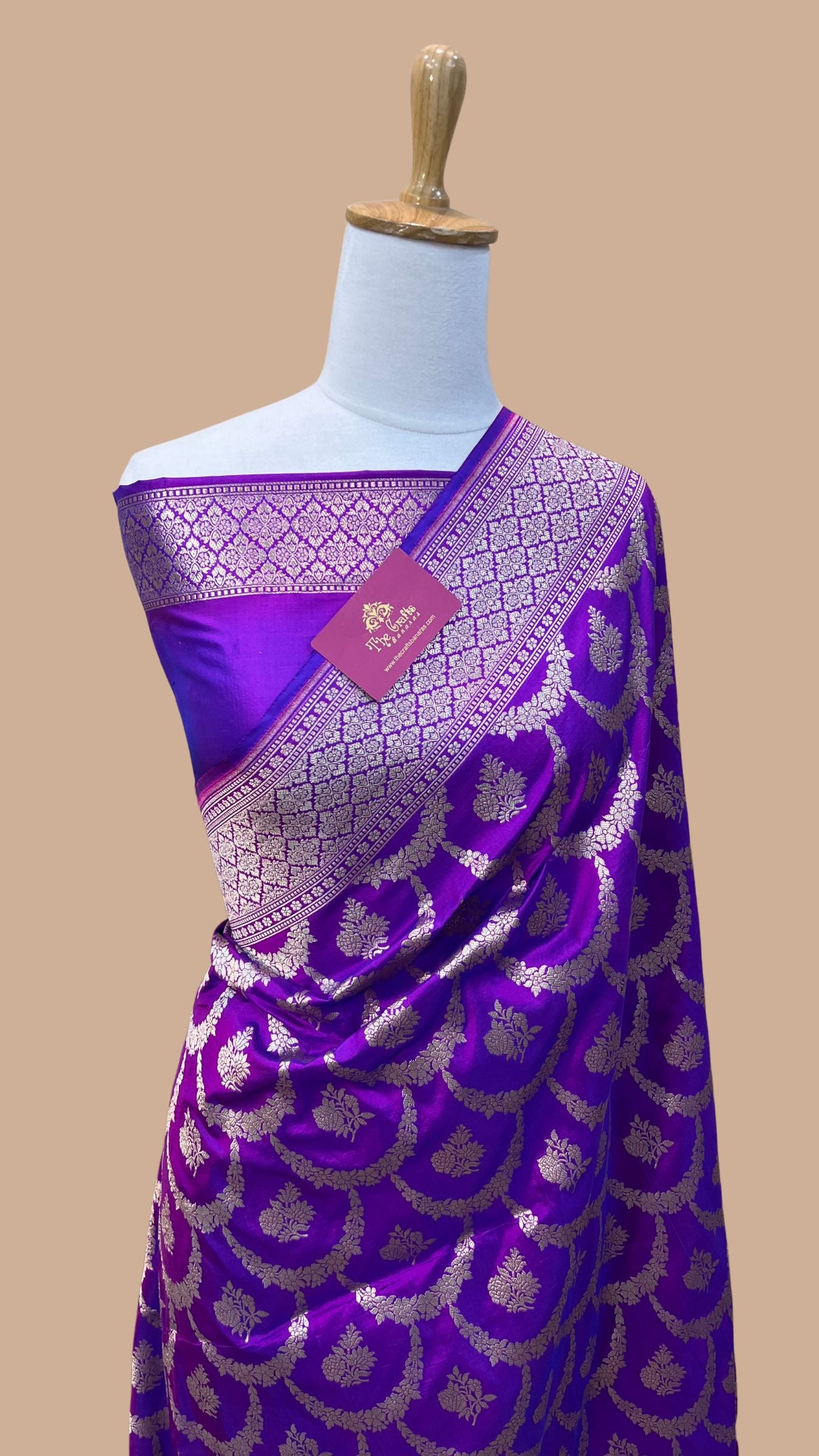 Pure Katan Silk Handloom Banarasi Saree - Jaal work