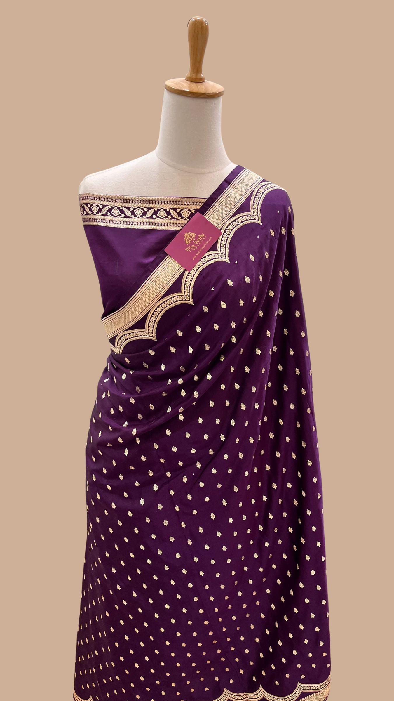 Pure Satin Silk Handloom Banarasi Saree - Motifs