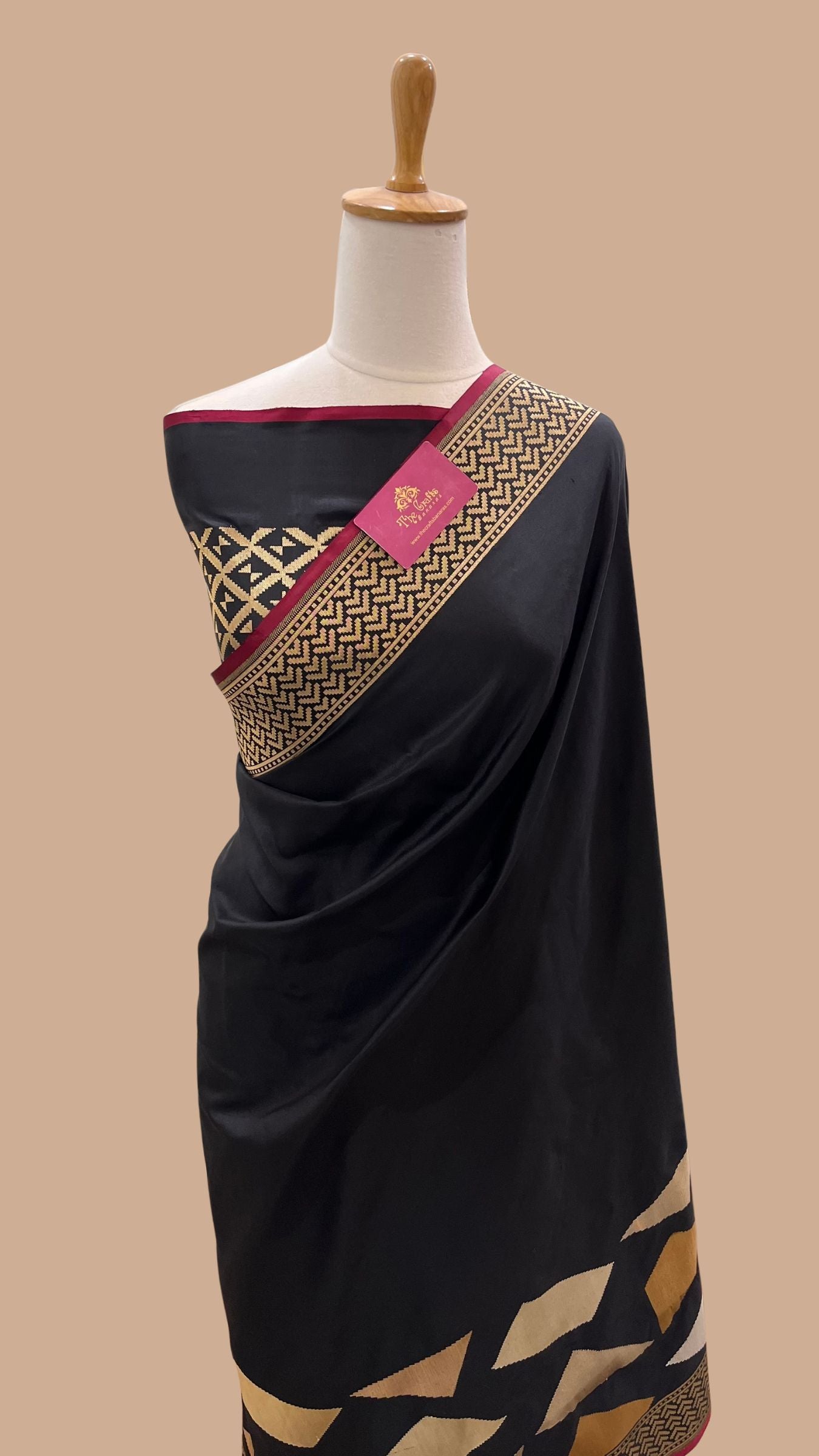 Pure Katan Silk Handloom Banarasi Saree - with sona rupa kadhua motifs