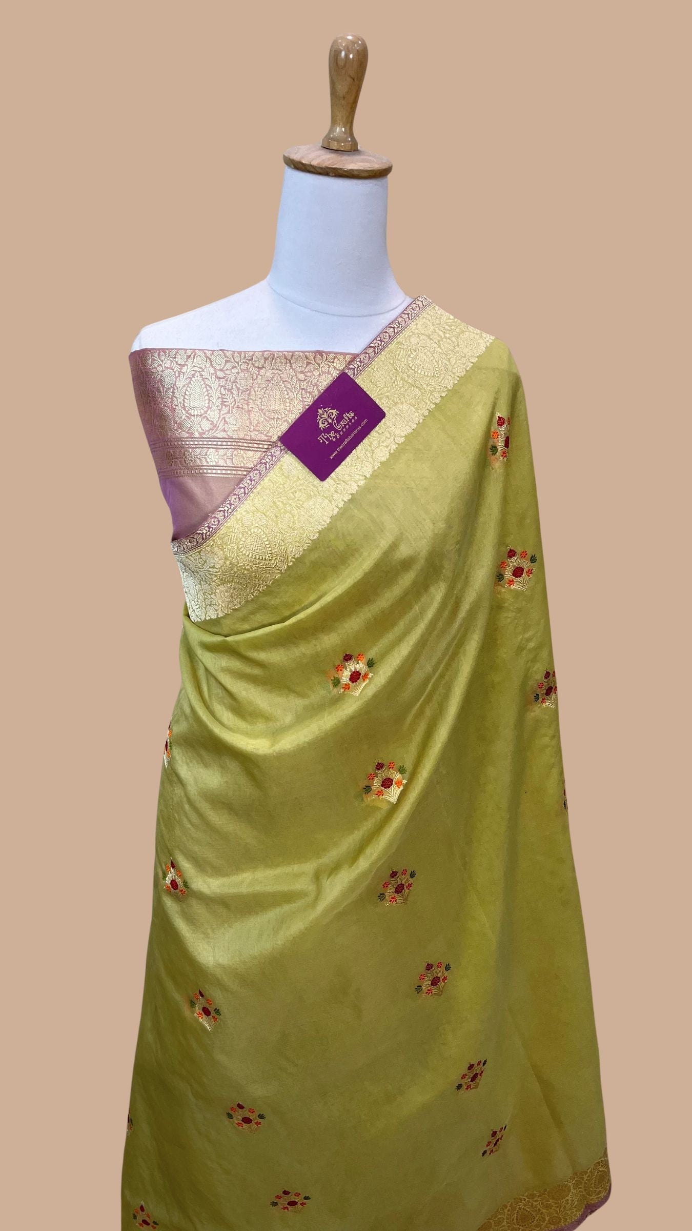 Pure Kora Silk Handloom Banarasi Saree - with kadhua meenakari motifs