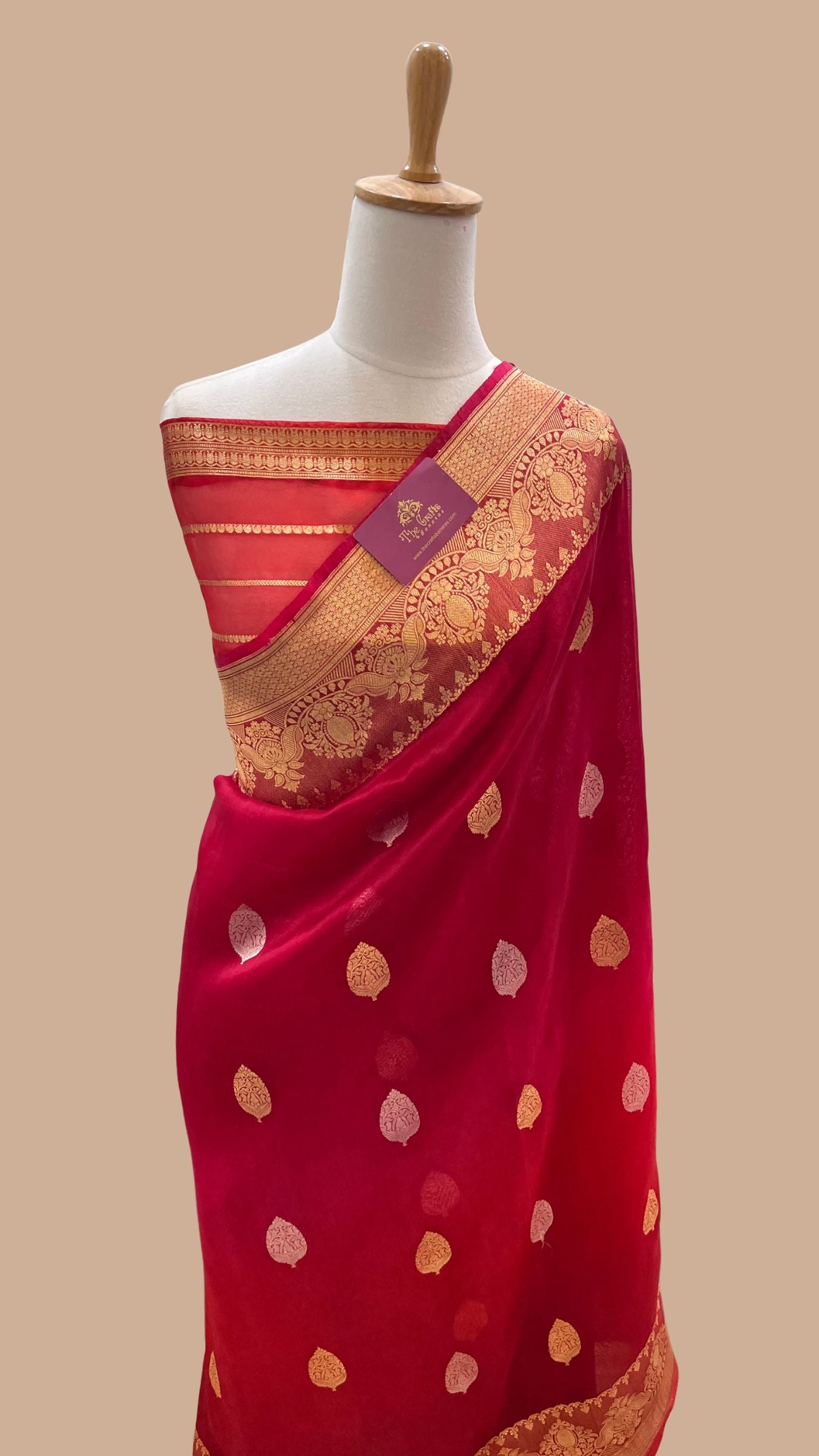 Pure Kora Silk Handloom Banarasi Saree - With Kadhua motifs