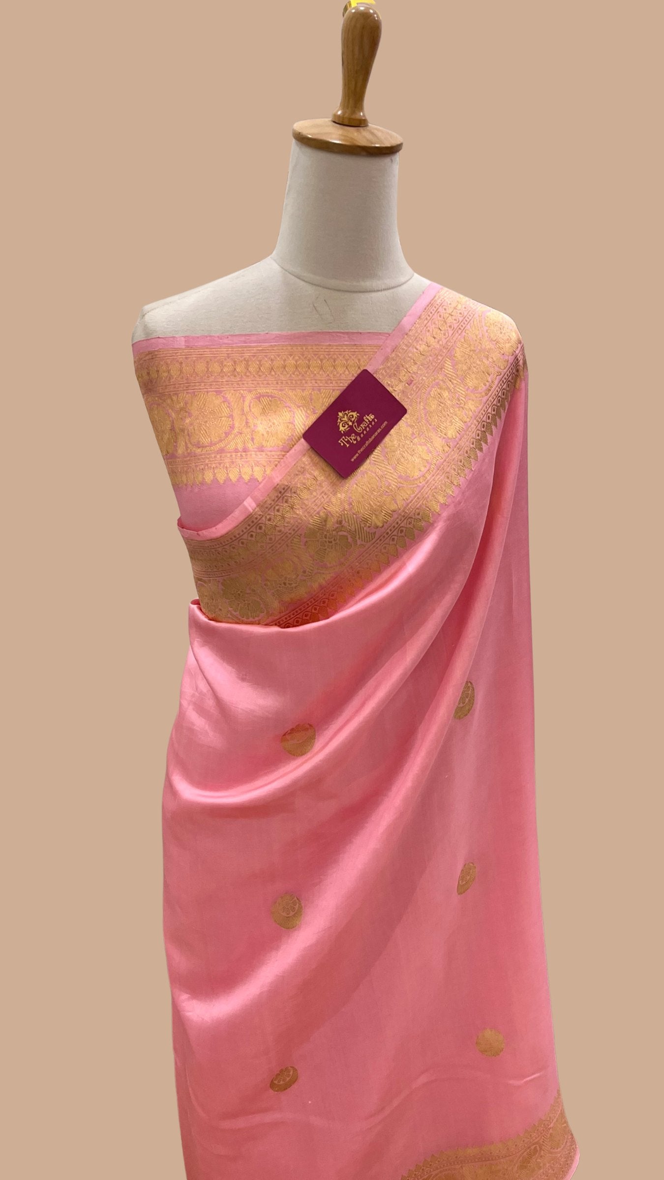 Pure Katan Silk Handloom Banarasi Saree - With Kadhua Motifs
