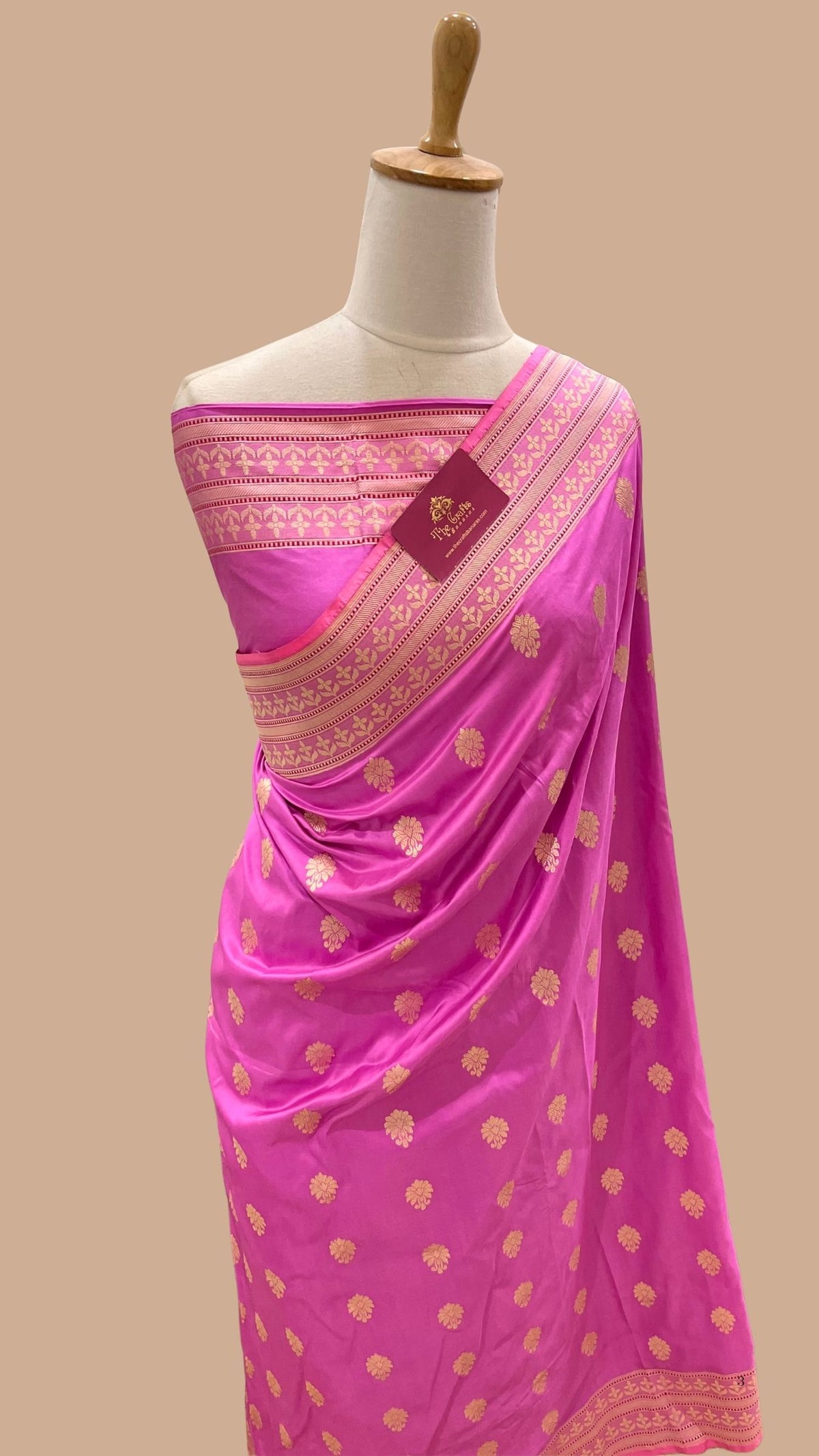 Pure Katan Silk Handloom Banarasi Saree - with kadhua motifs