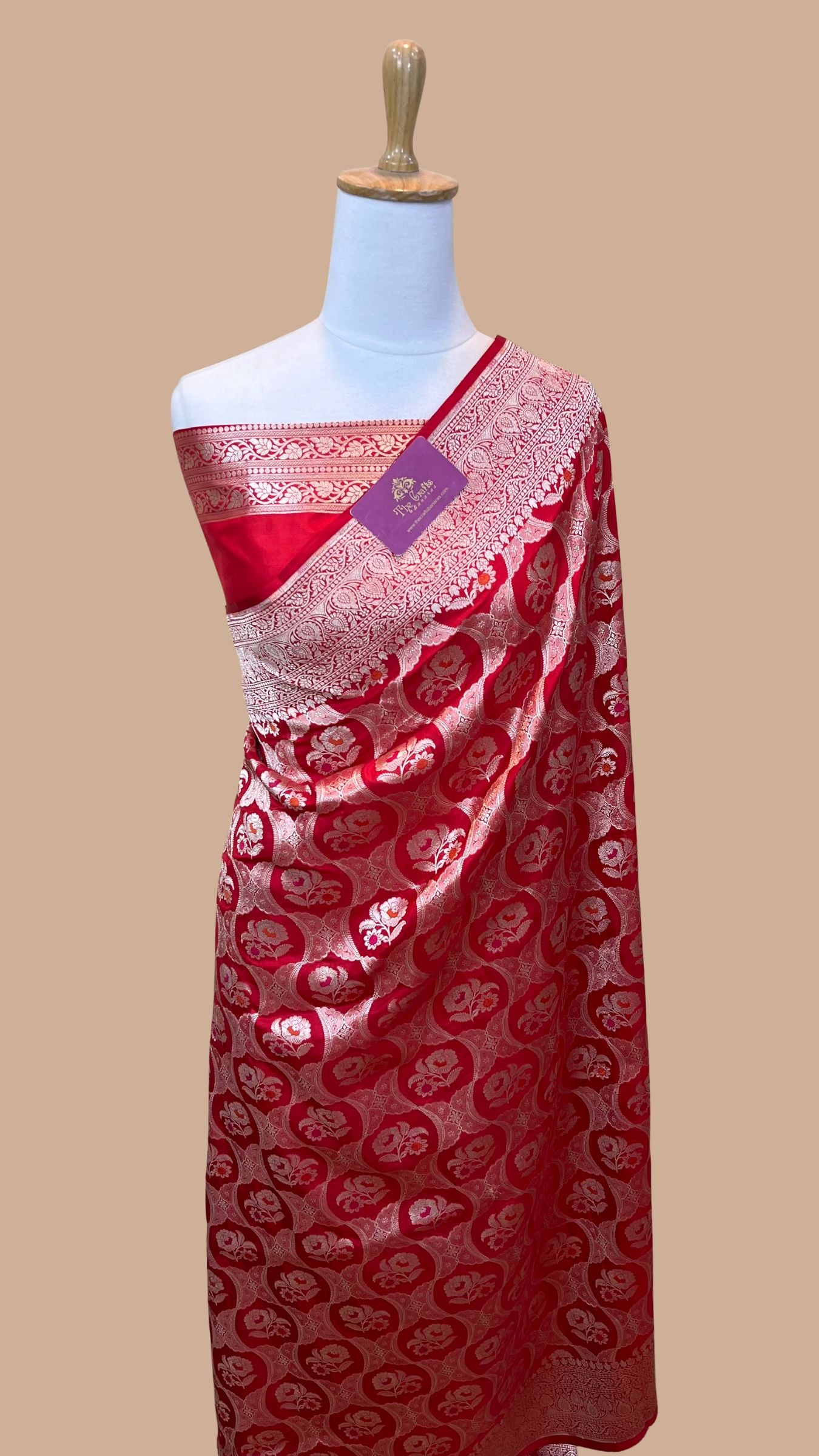 Pure Katan Silk Handloom Banarasi Saree - Jall With Meenakari