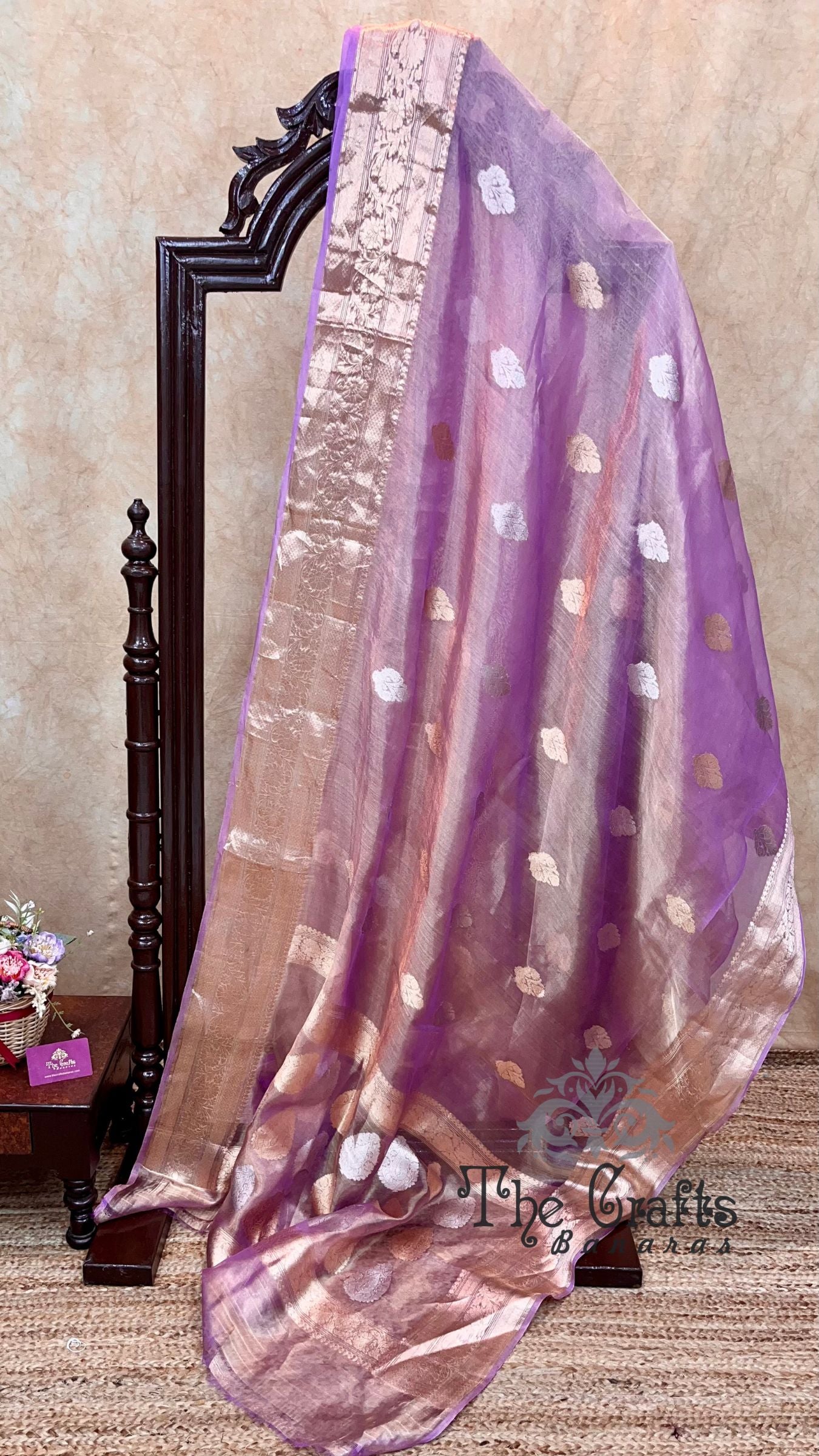 Pure Tissue Silk Handloom Banarasi Saree- Kadhua Motifs