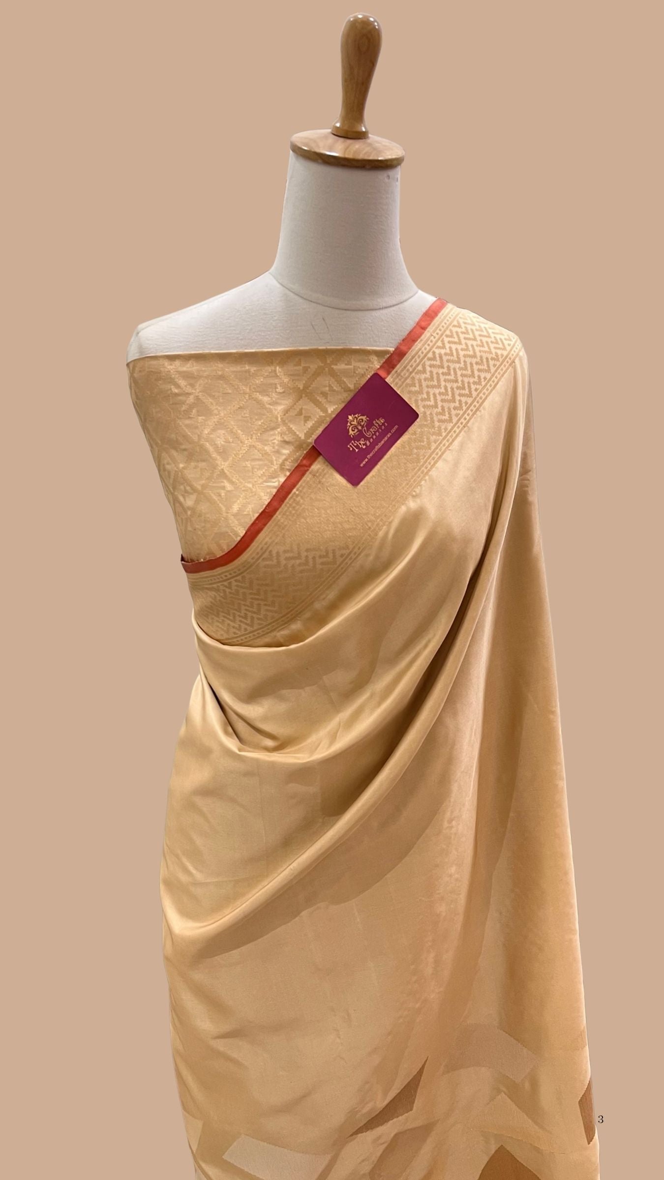 Pure Katan Silk Handloom Banarasi Saree - with sona rupa kadhua motifs