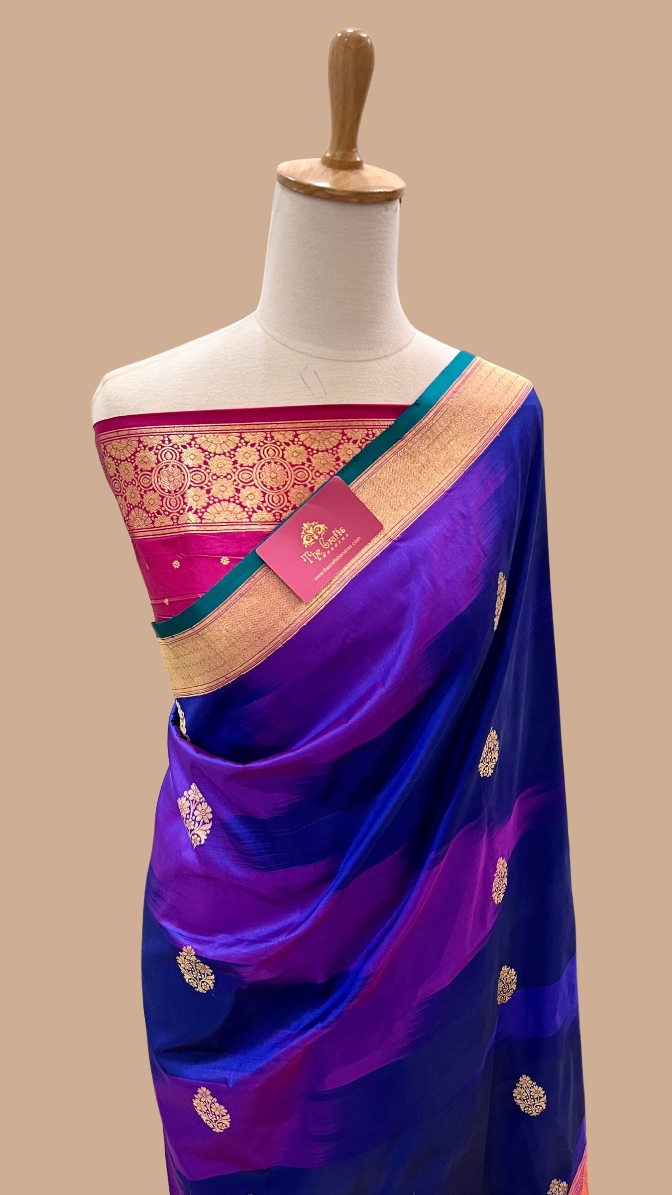 Pure Katan Silk Handloom Banarasi Saree - with kadhua motifs
