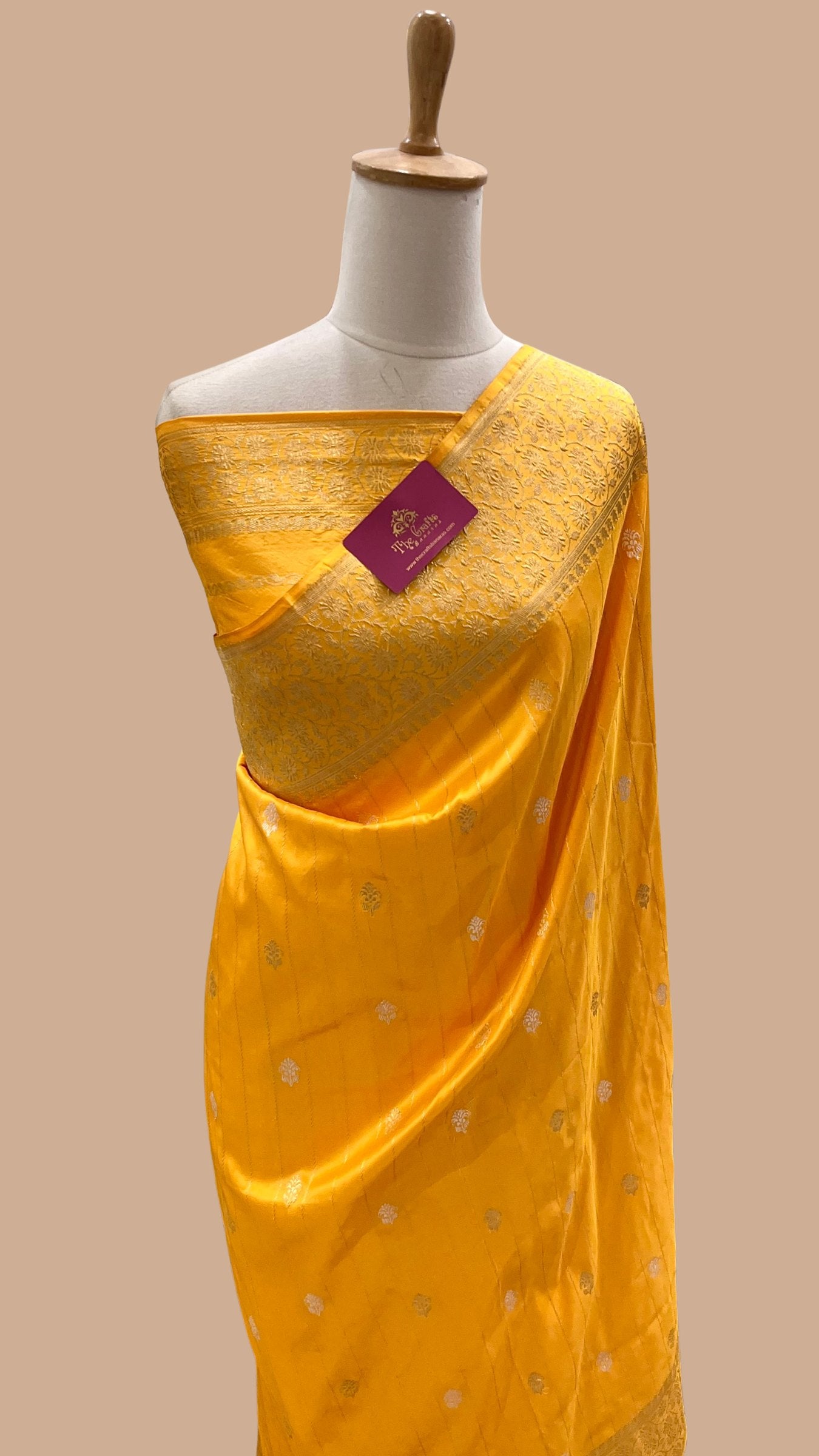 Pure Katan Silk Handloom Banarasi Saree - with kadhua sona rupa motifs