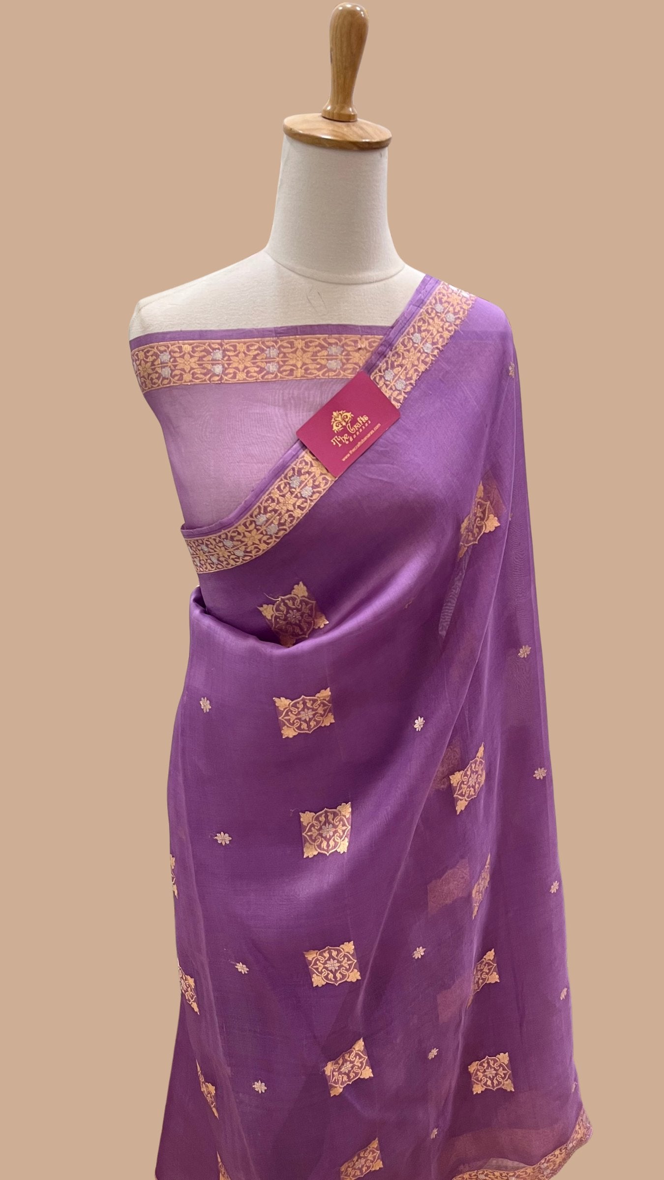 Pure Kora Silk Handloom Banarasi Saree - With Kadhua motifs
