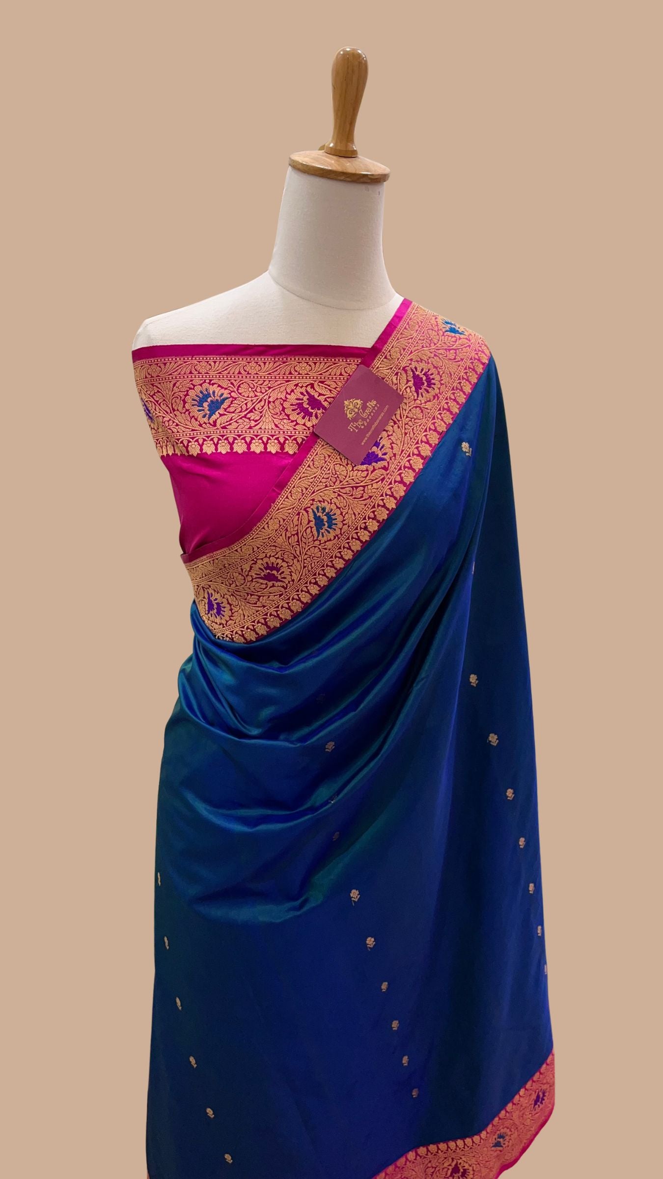 Pure Katan Silk Handloom Banarasi Saree - with kadhua motifs