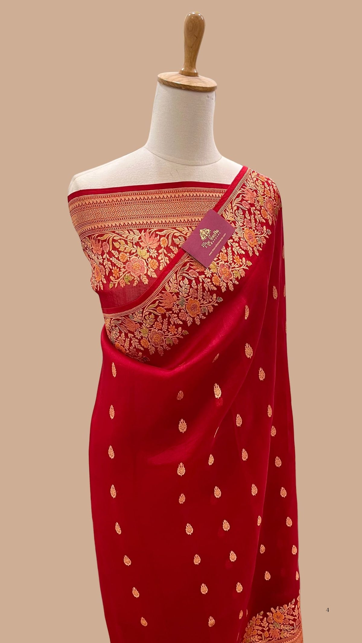 Pure Kora Silk Handloom Banarasi Saree - With Kadhua motifs
