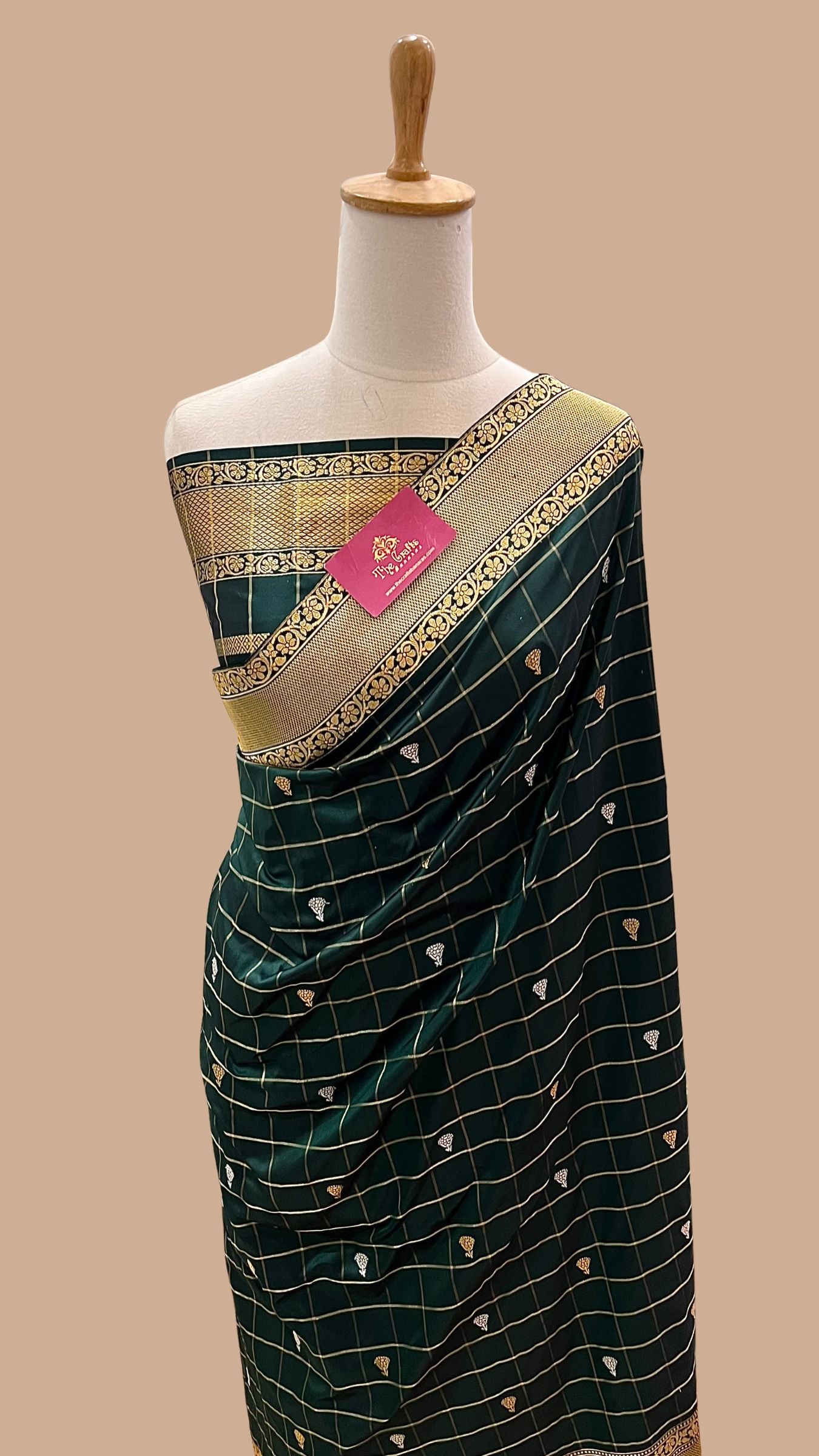 Pure Katan Silk Handloom Banarasi Saree - with kadhua motifs
