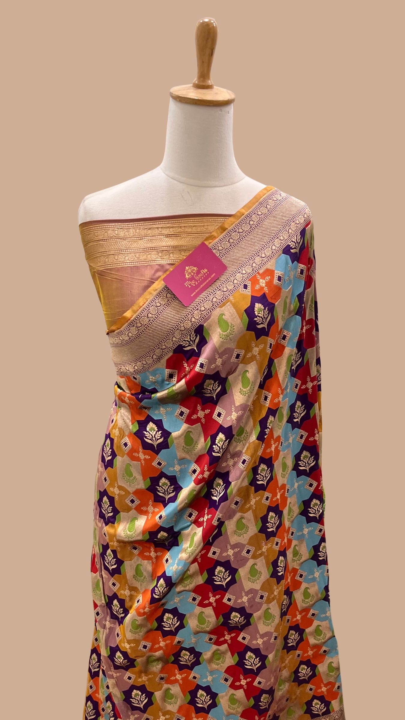 Rangkat Pure Katan Silk Handloom Banarasi Saree - Jaal work