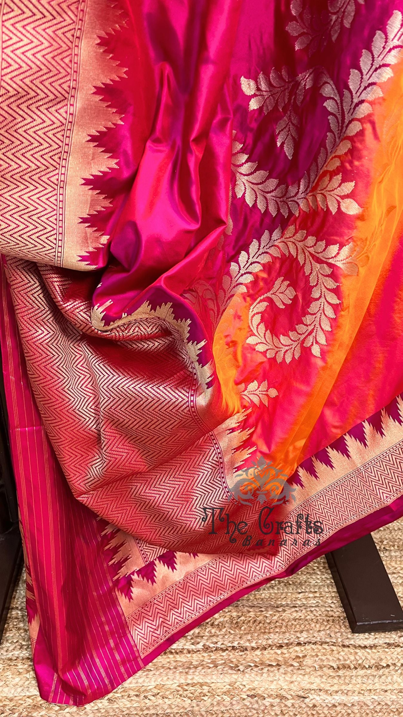 Rangkat Pure Katan Silk Handloom Banarasi Saree - with kadhua work