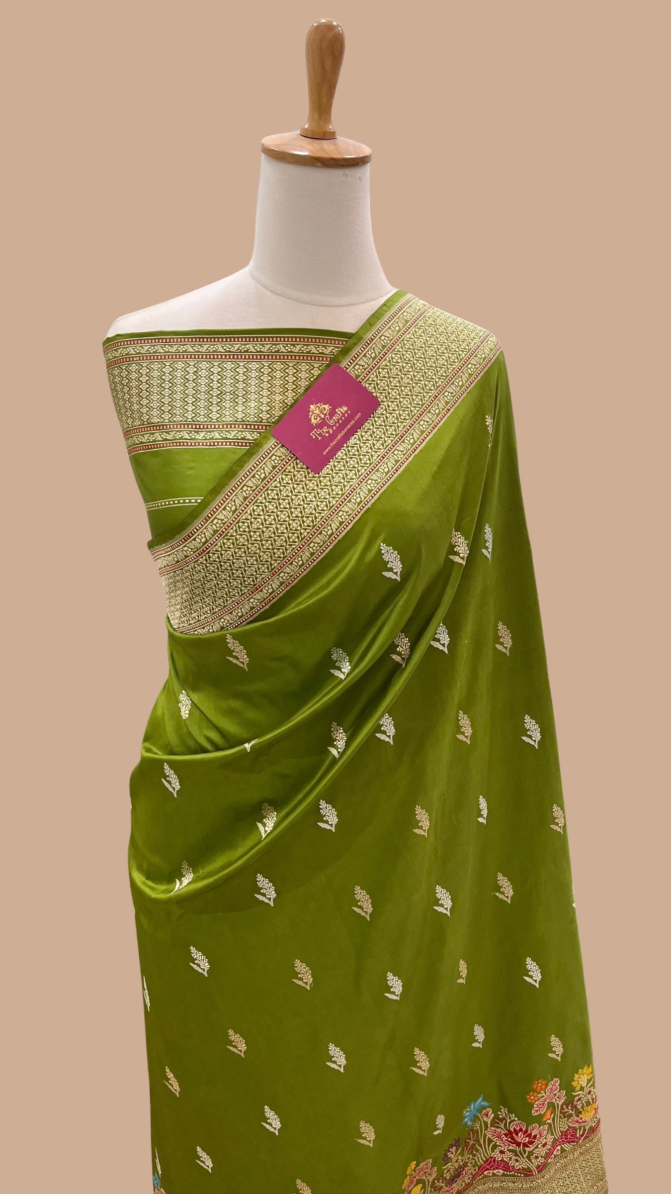 Pure Katan Silk Handloom Banarasi Saree - with kadhua meenakari motifs