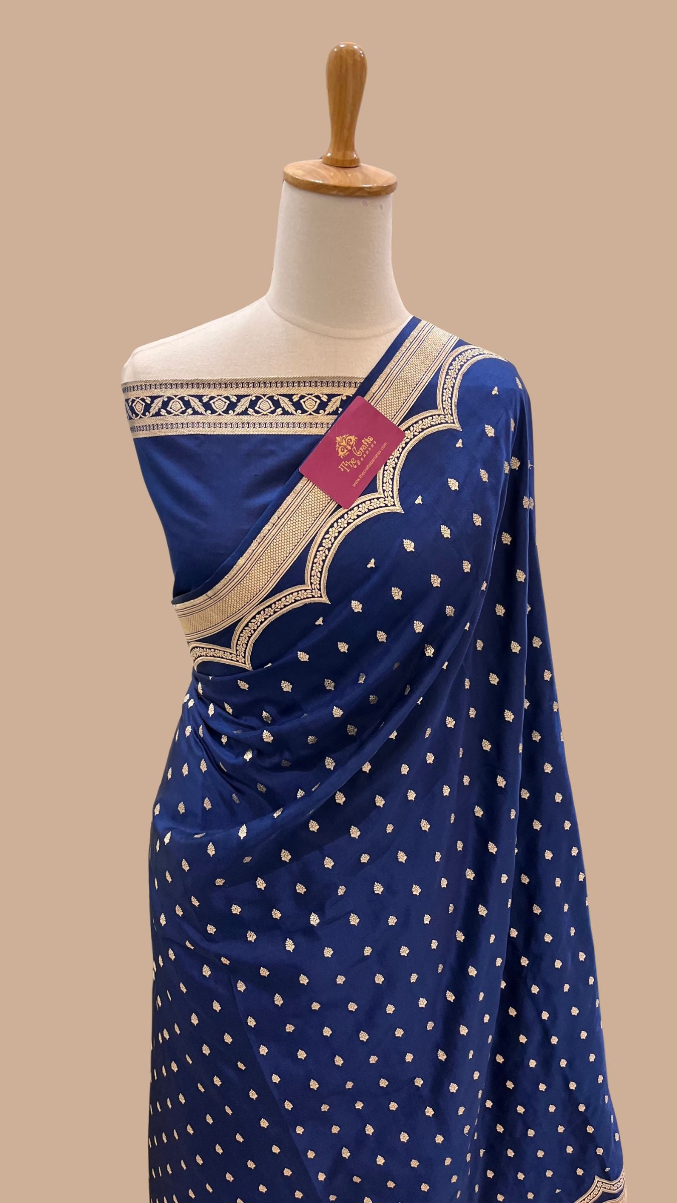 Pure Satin Silk Handloom Banarasi Saree - Motifs