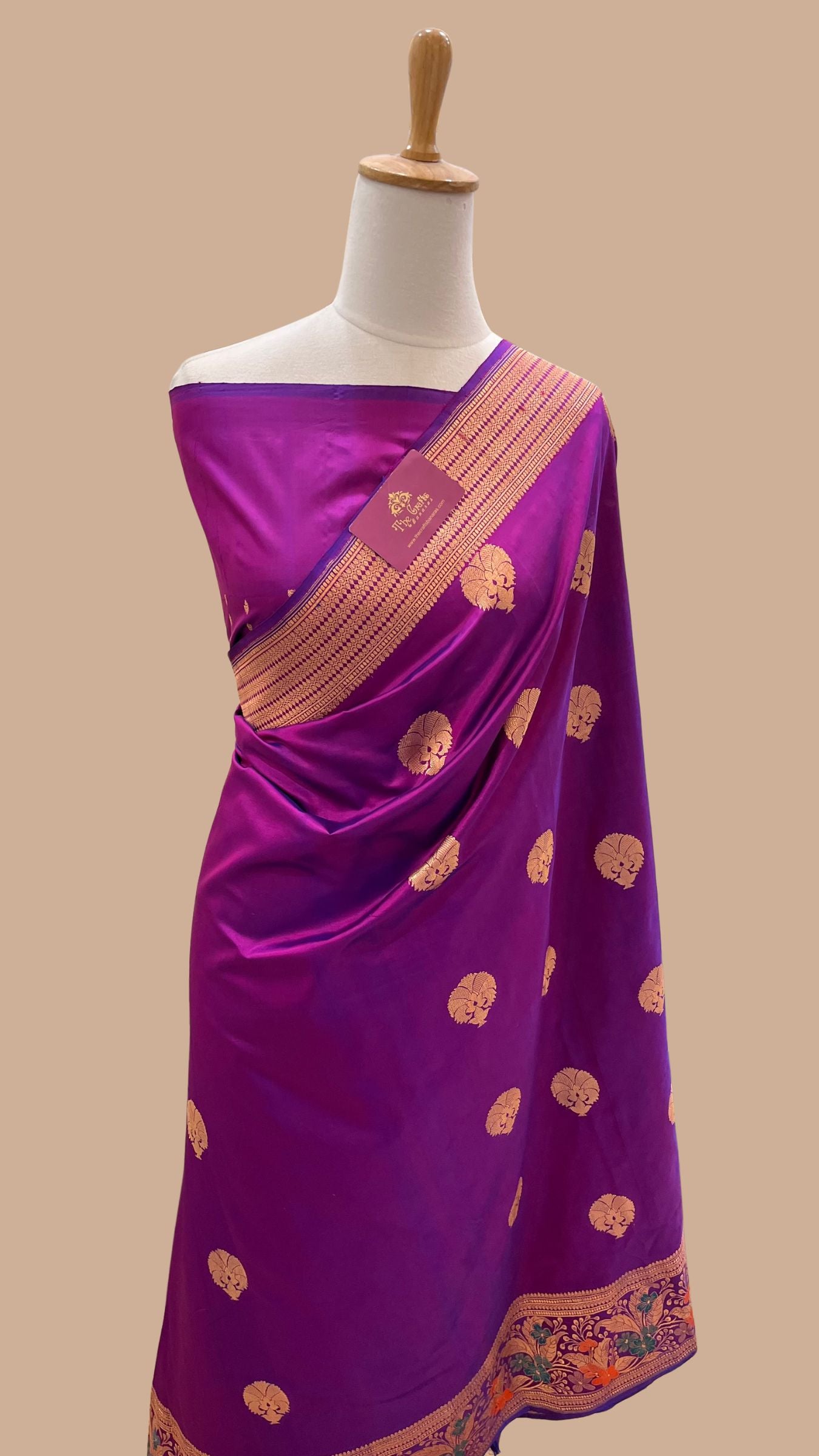Pure Katan Silk Handloom Banarasi Saree - with kadhua motifs