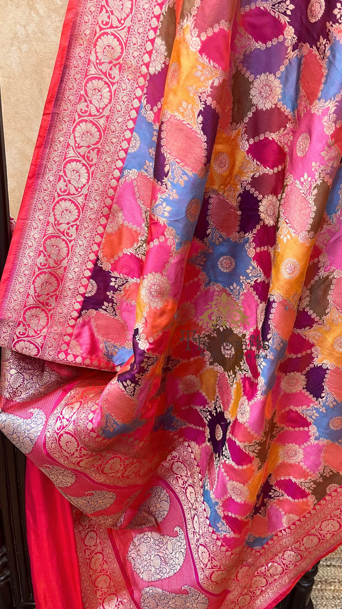 Rangkat Pure Katan Silk Handloom Banarasi Saree - Jaal Work With Meenakari