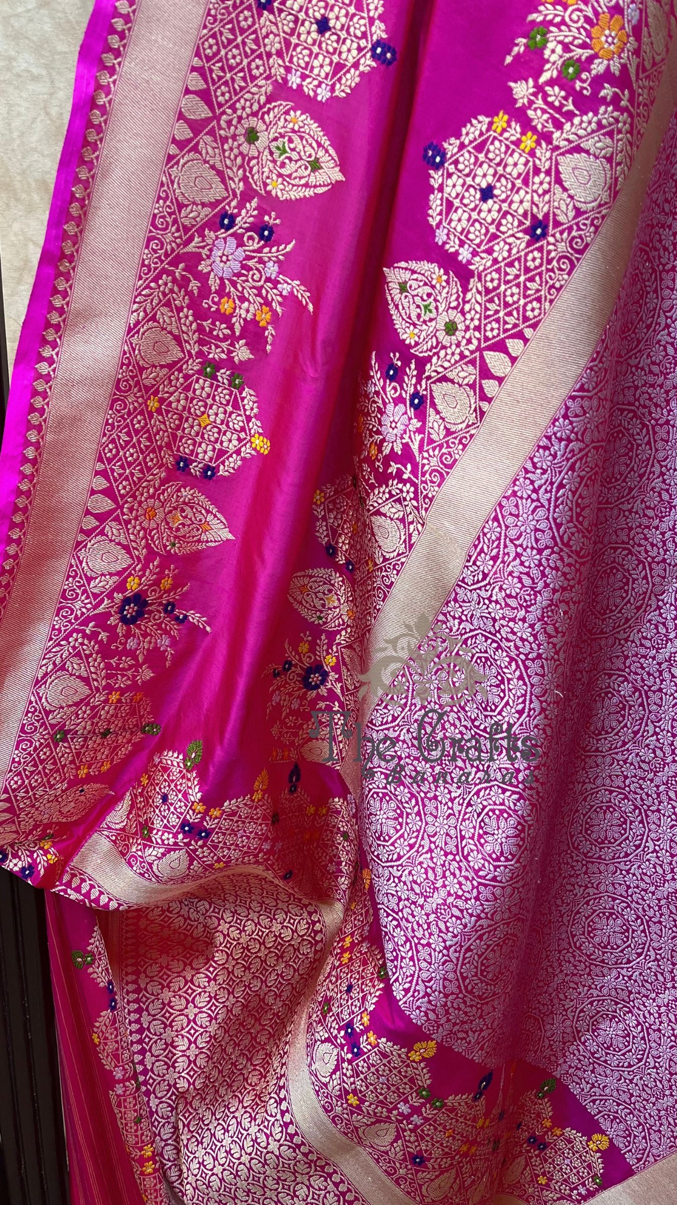 Pure Katan Silk Handloom Brocade Banarasi Saree - with kadhua meenakari work