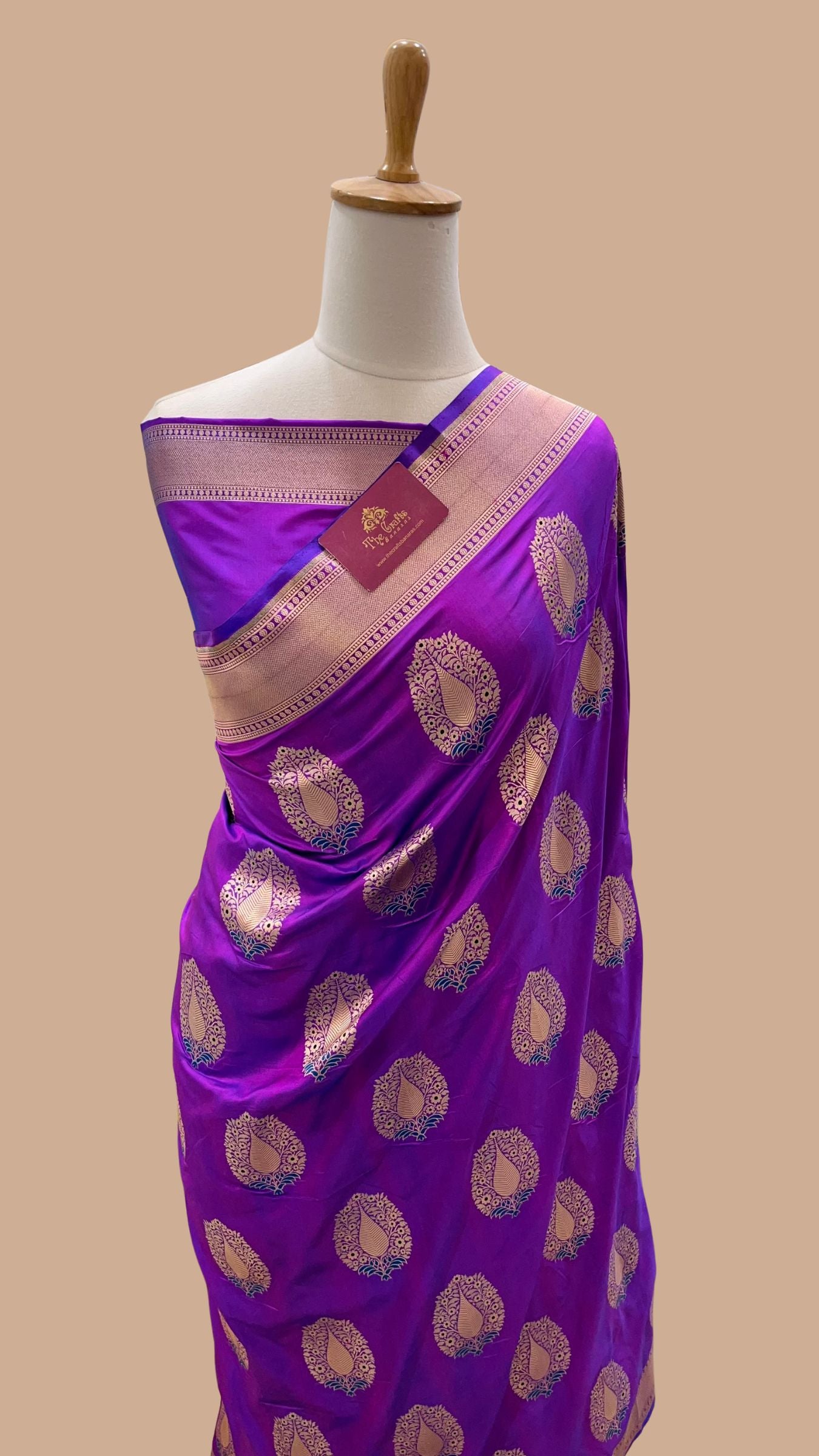 Pure Katan Silk Handloom Banarasi Saree - Jaal with Meenakari