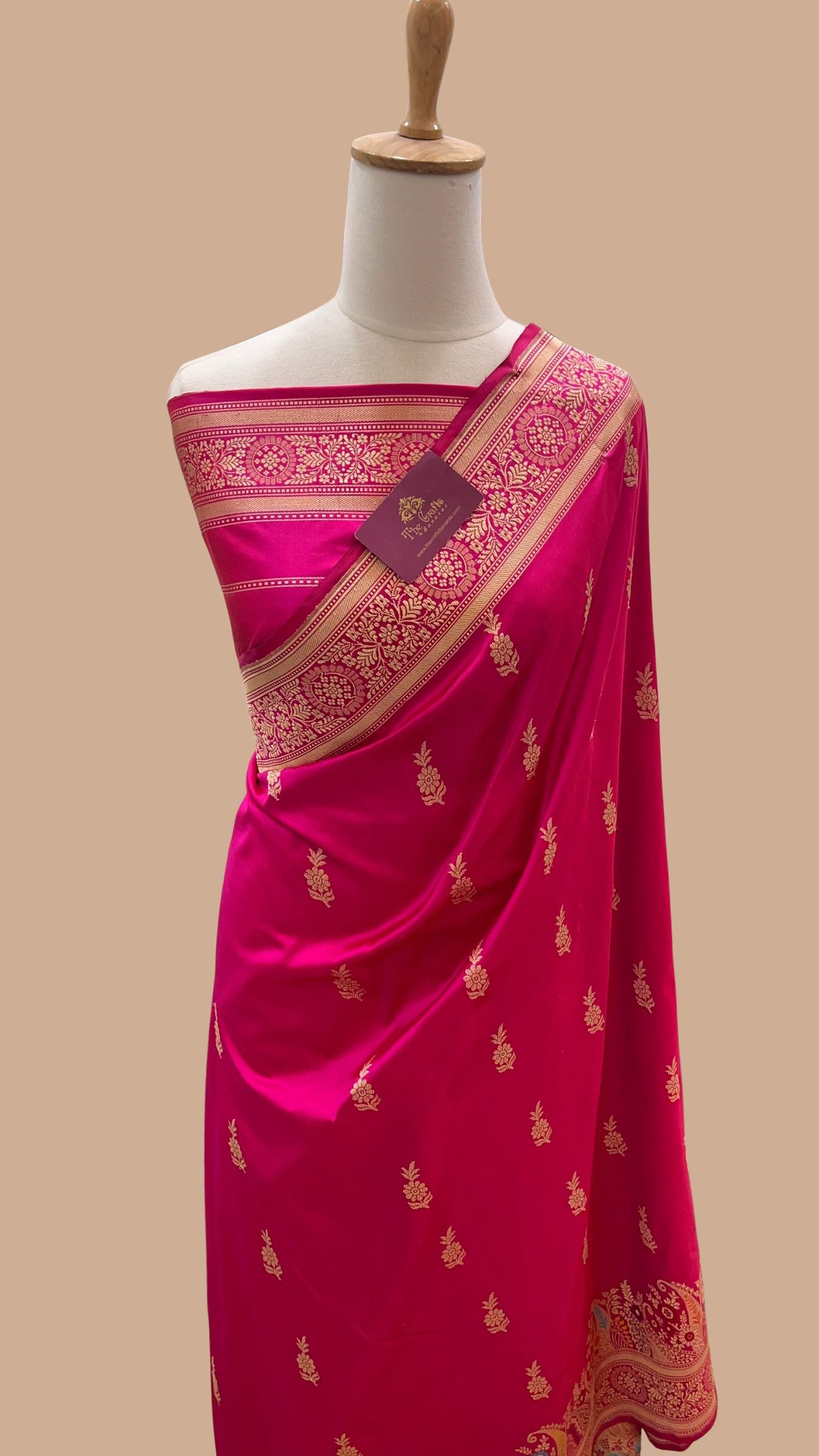 Pure Katan Silk Handloom Banarasi Saree - with kadhua meenakari motifs