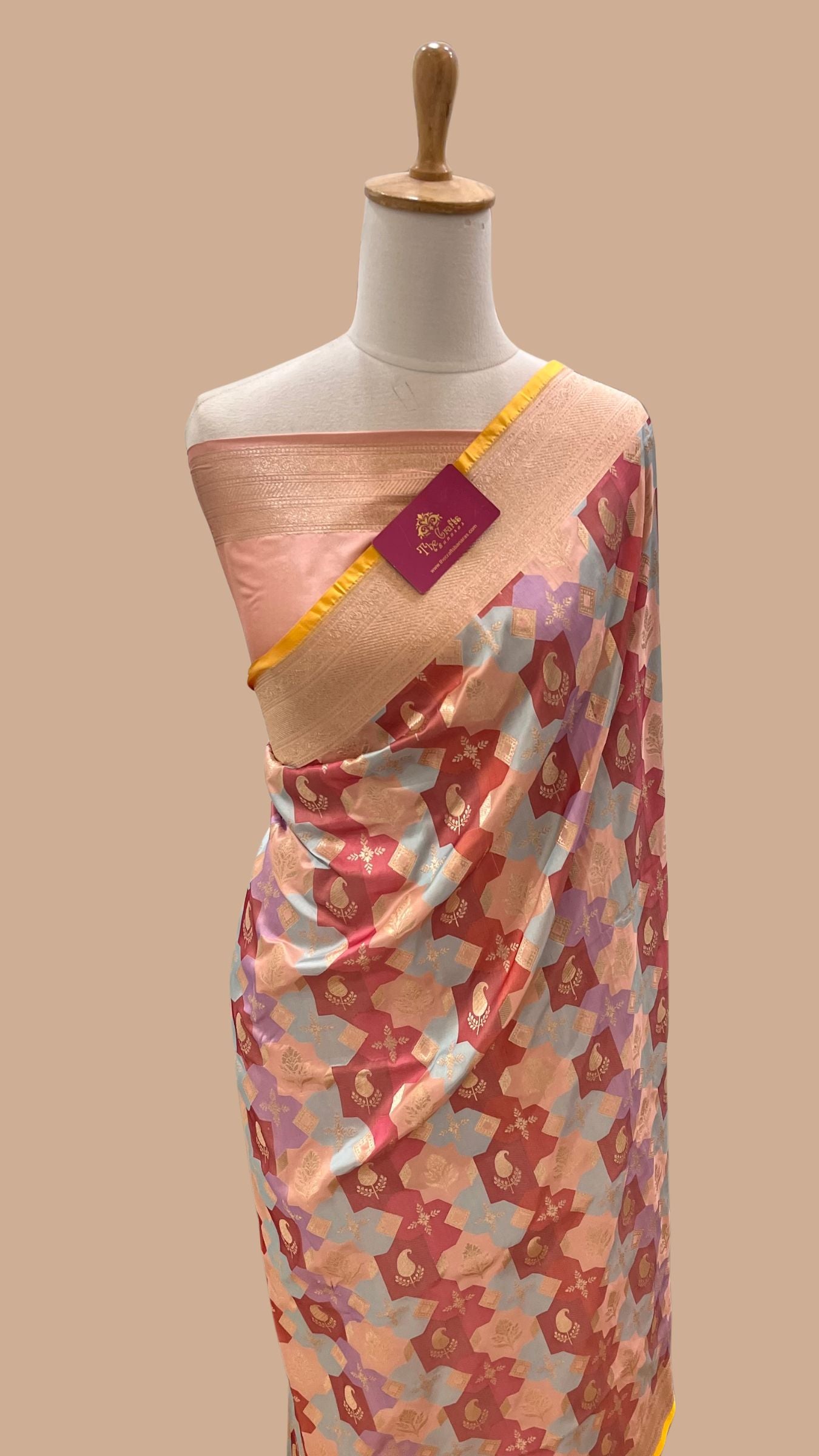 Rangkat Pure Katan Silk Handloom Banarasi Saree - Jaal work