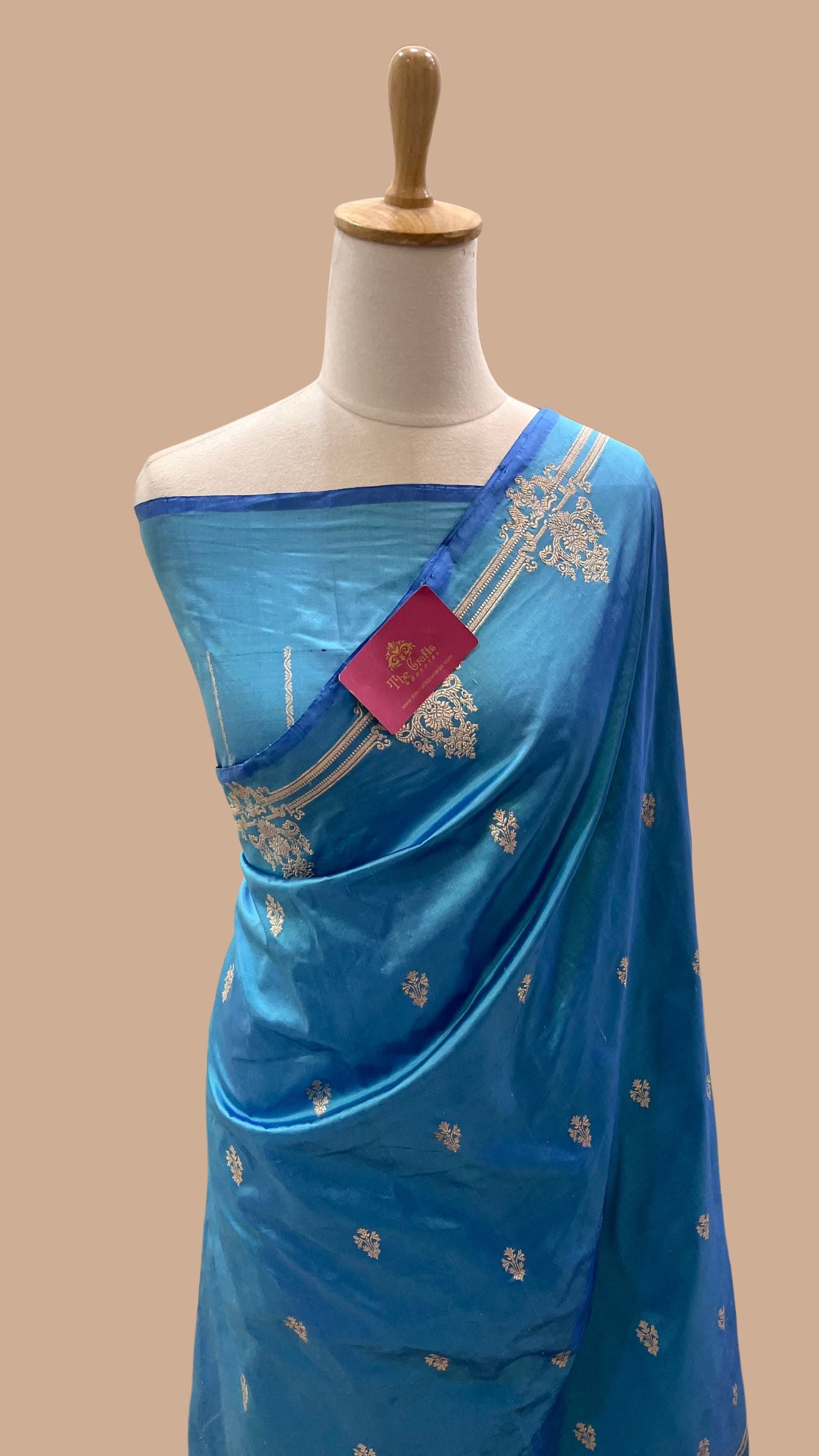 Pure Katan Silk Handloom Banarasi Saree - with kadhua motifs