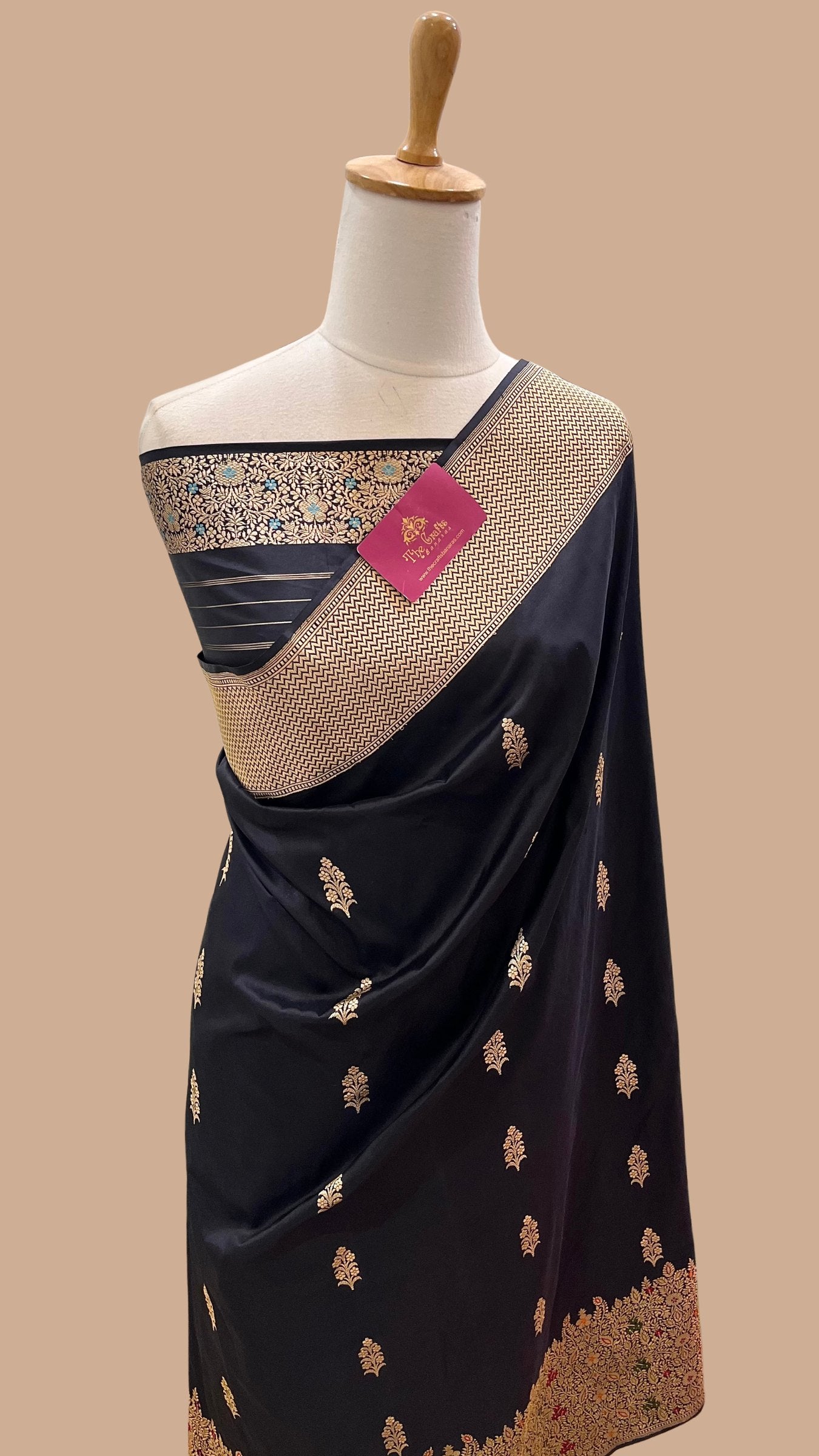 Pure Katan Silk Handloom Banarasi Saree - with kadhua motifs