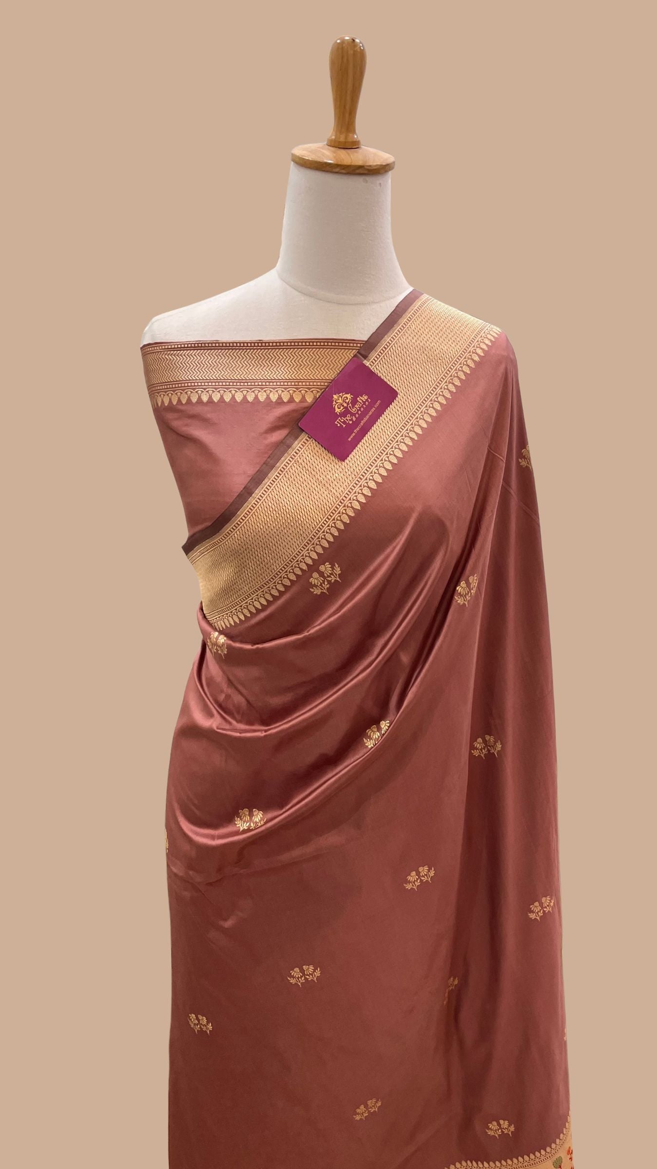 Pure Katan Silk Handloom Banarasi Saree - with kadhua meenakari motifs