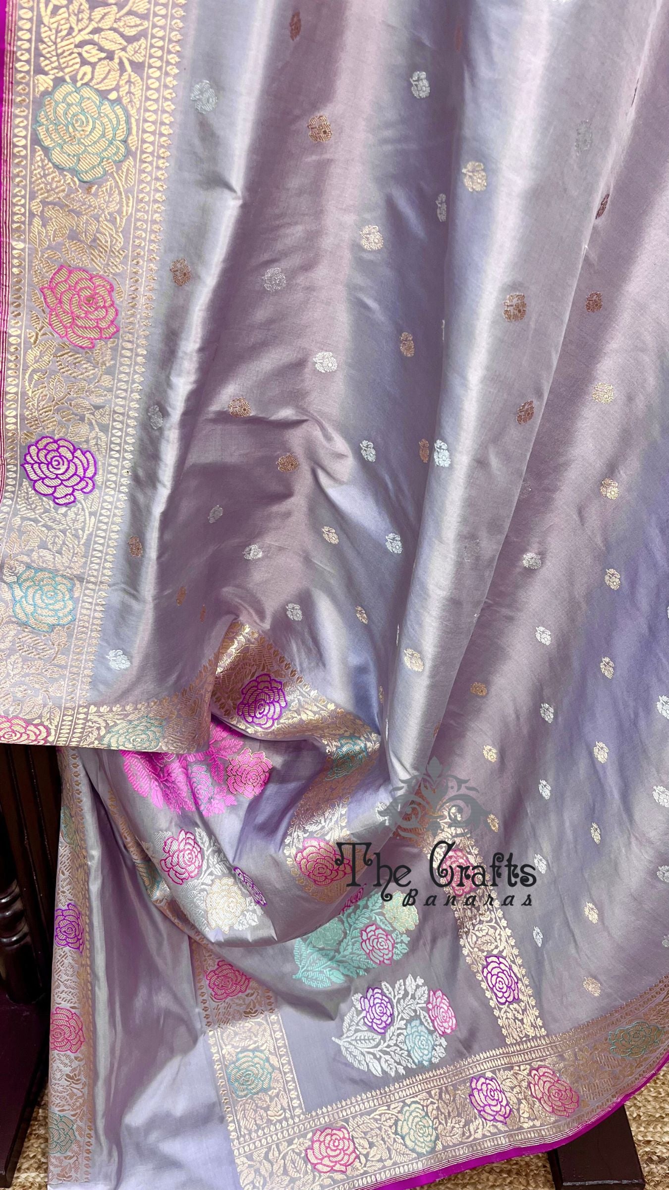 Pure Katan Silk Handloom Banarasi Saree - with sona rupa kadhua motifs