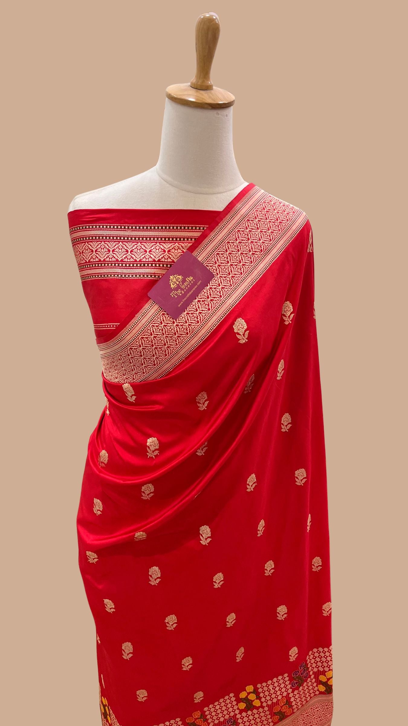 Pure Katan Silk Handloom Banarasi Saree - with kadhua meenakari motifs