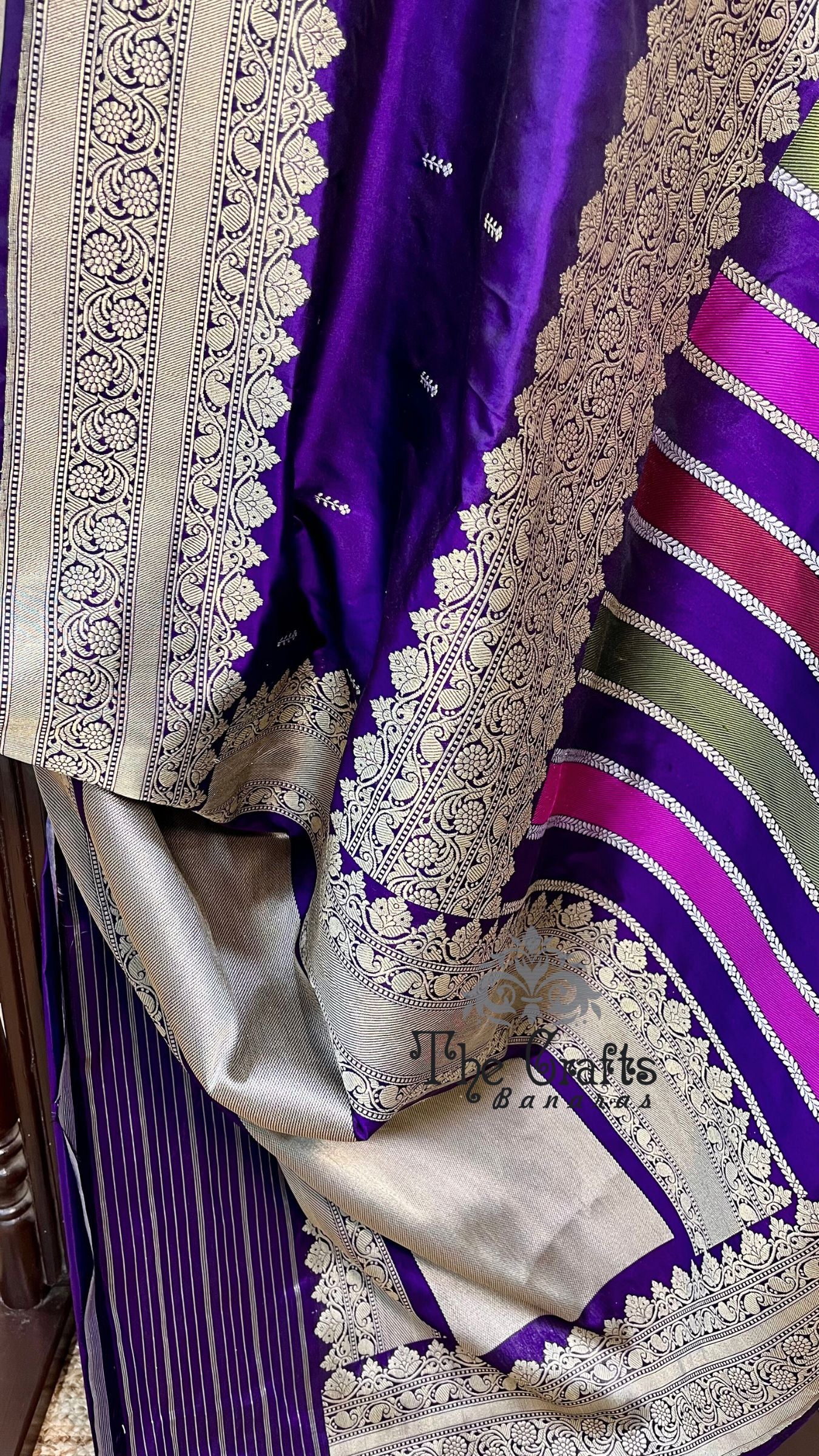 Rangkat Pure Katan Silk Handloom Banarasi Saree - with kadhua work