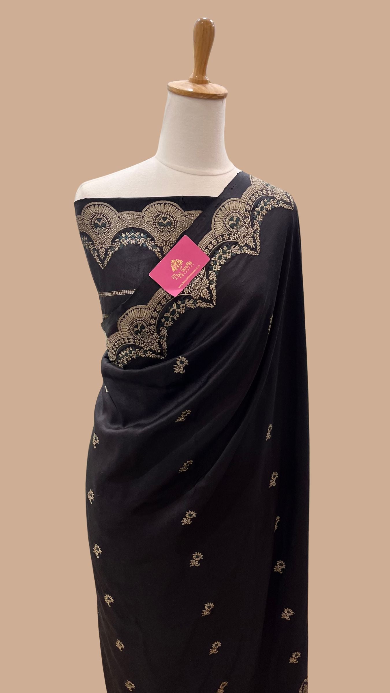 Pure Katan Silk Handloom Banarasi Saree - with Kadhua Meenakari Motifs