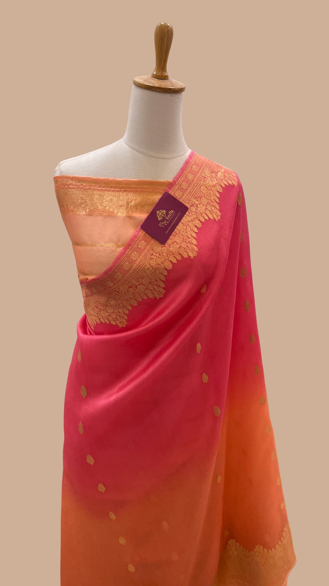 Pure Kora Silk Handloom Banarasi Saree - With Kadhua motifs