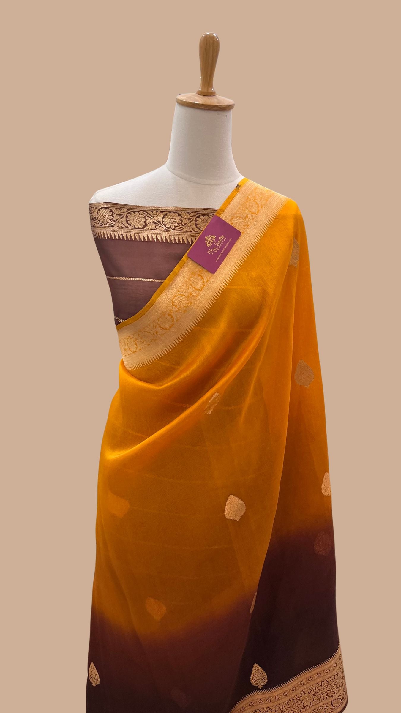 Pure Kora Silk Handloom Banarasi Saree - With Kadhua motifs