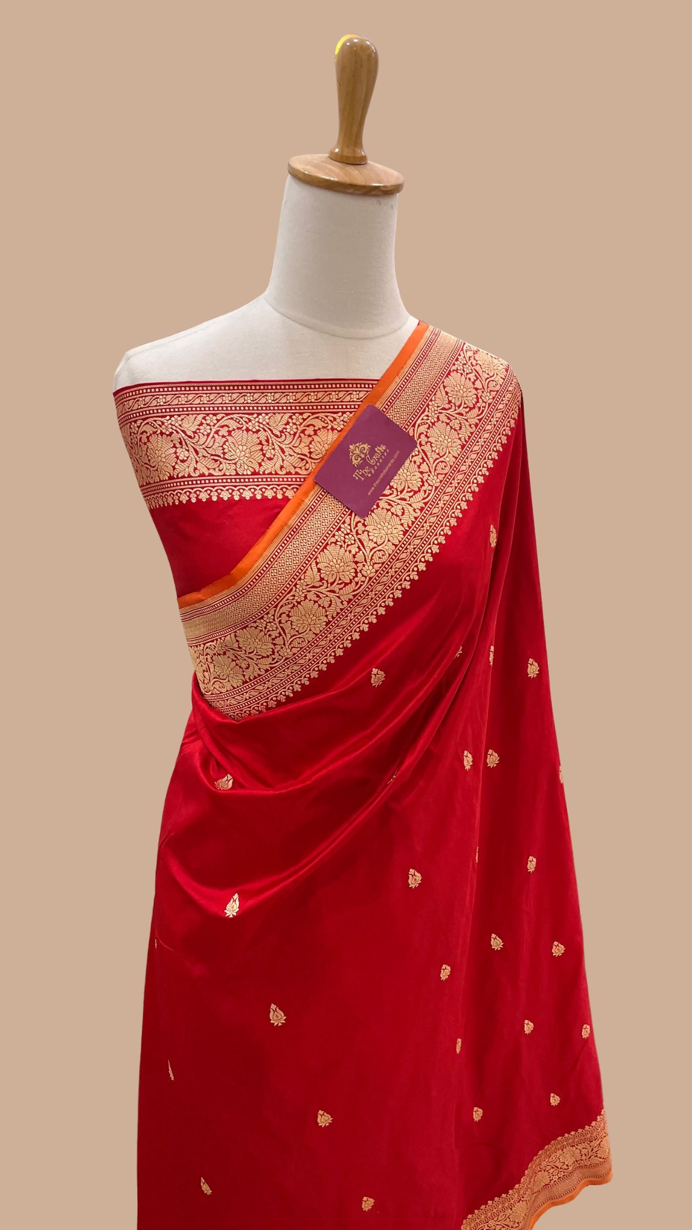 Pure Katan Silk Handloom Banarasi Saree - with kadhua motifs