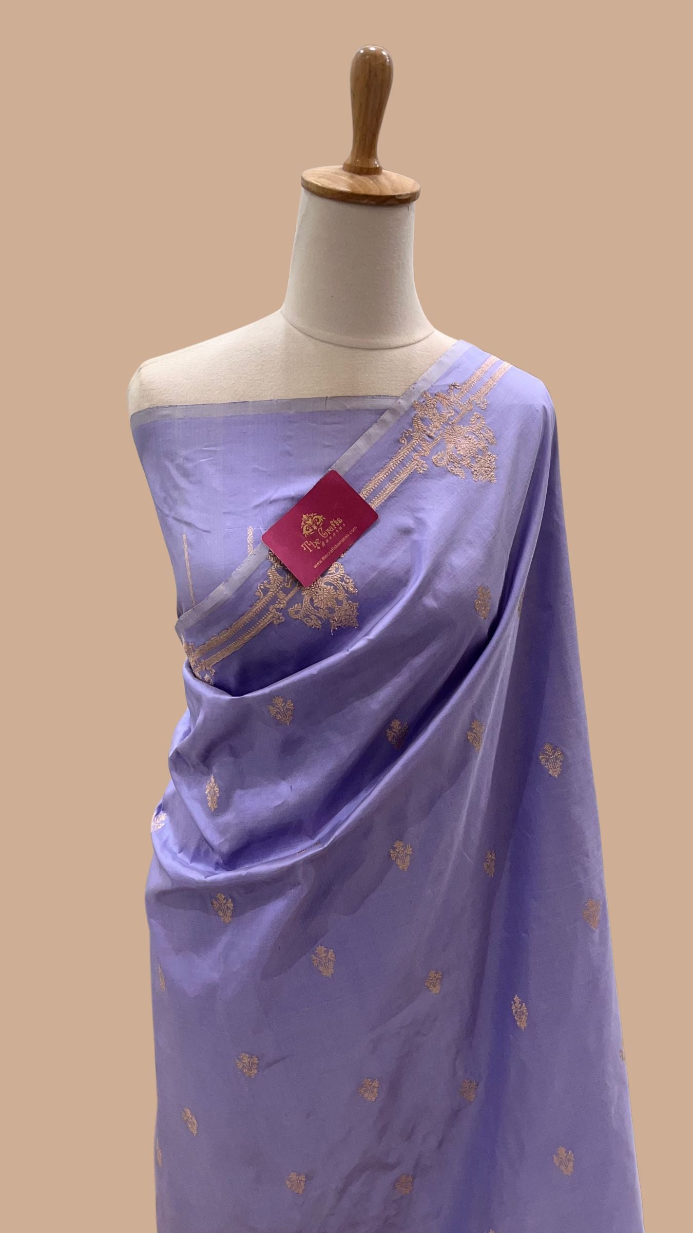 Pure Katan Silk Handloom Banarasi Saree - with kadhua motifs