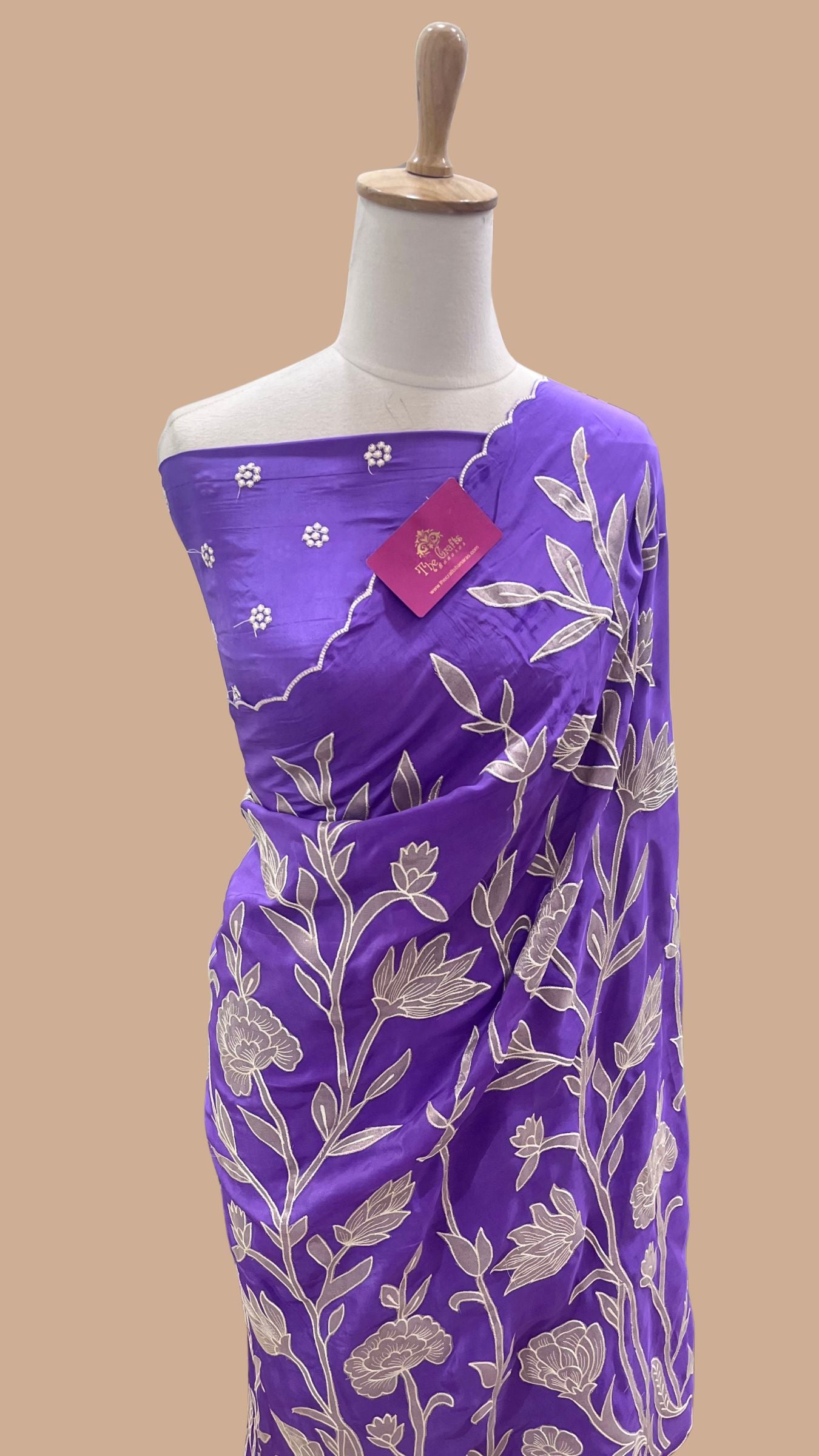 Pure Crepe Silk Banarasi Saree - Floral Appliqué Work