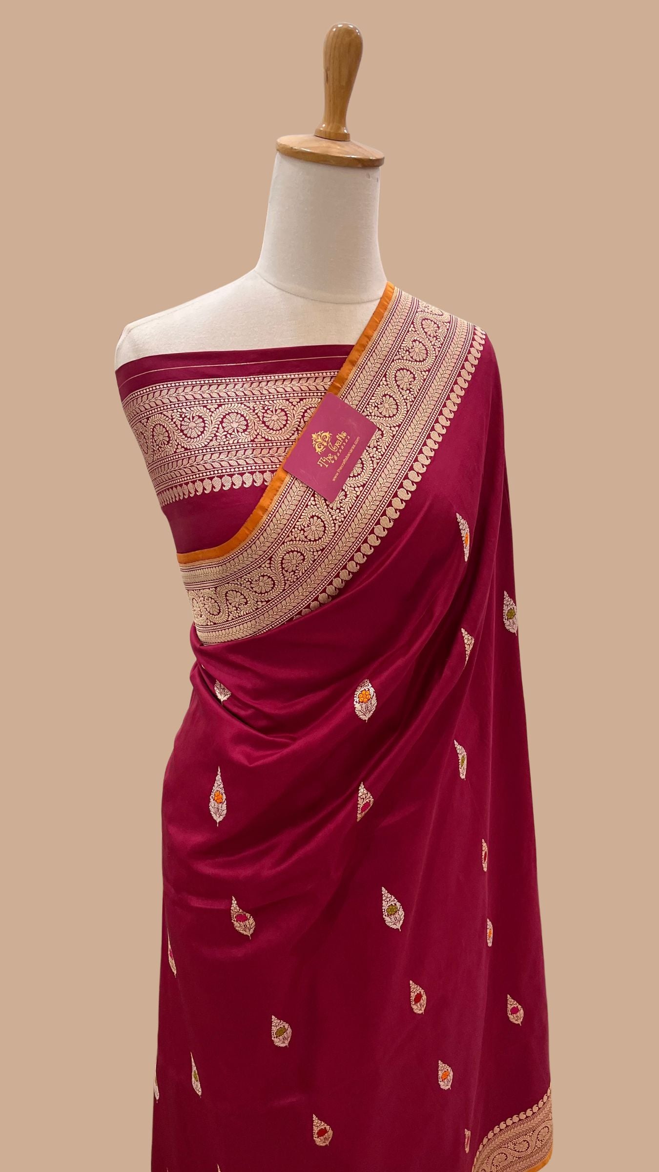 Pure Katan Silk Handloom Banarasi Saree - with kadhua meenakari motifs