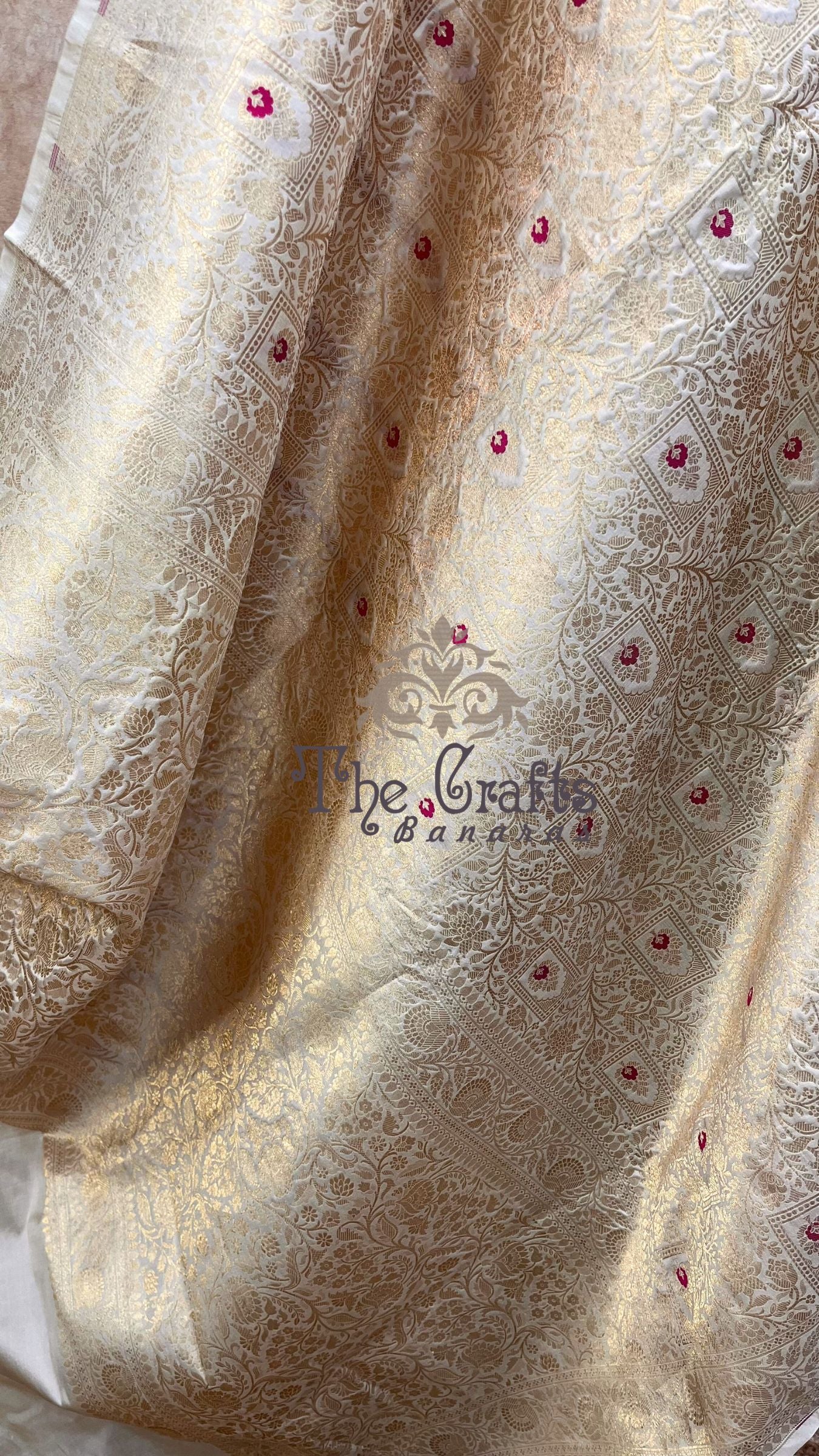 Pure Katan Silk Handloom Banarasi Saree - Tanchui Brocade Meena