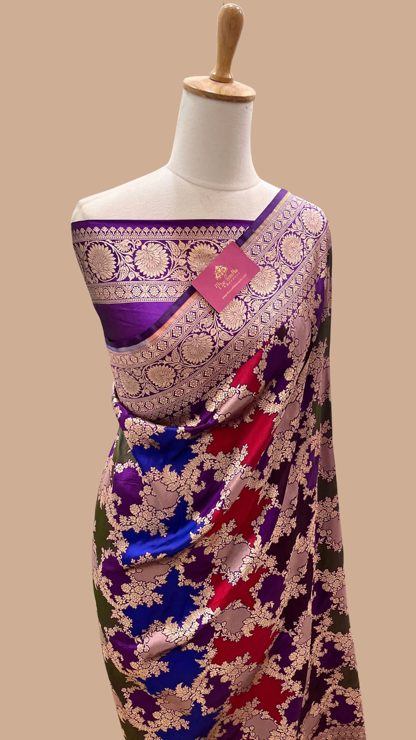 Rangkat Pure Katan Silk Handloom Banarasi Saree - Jaal Work