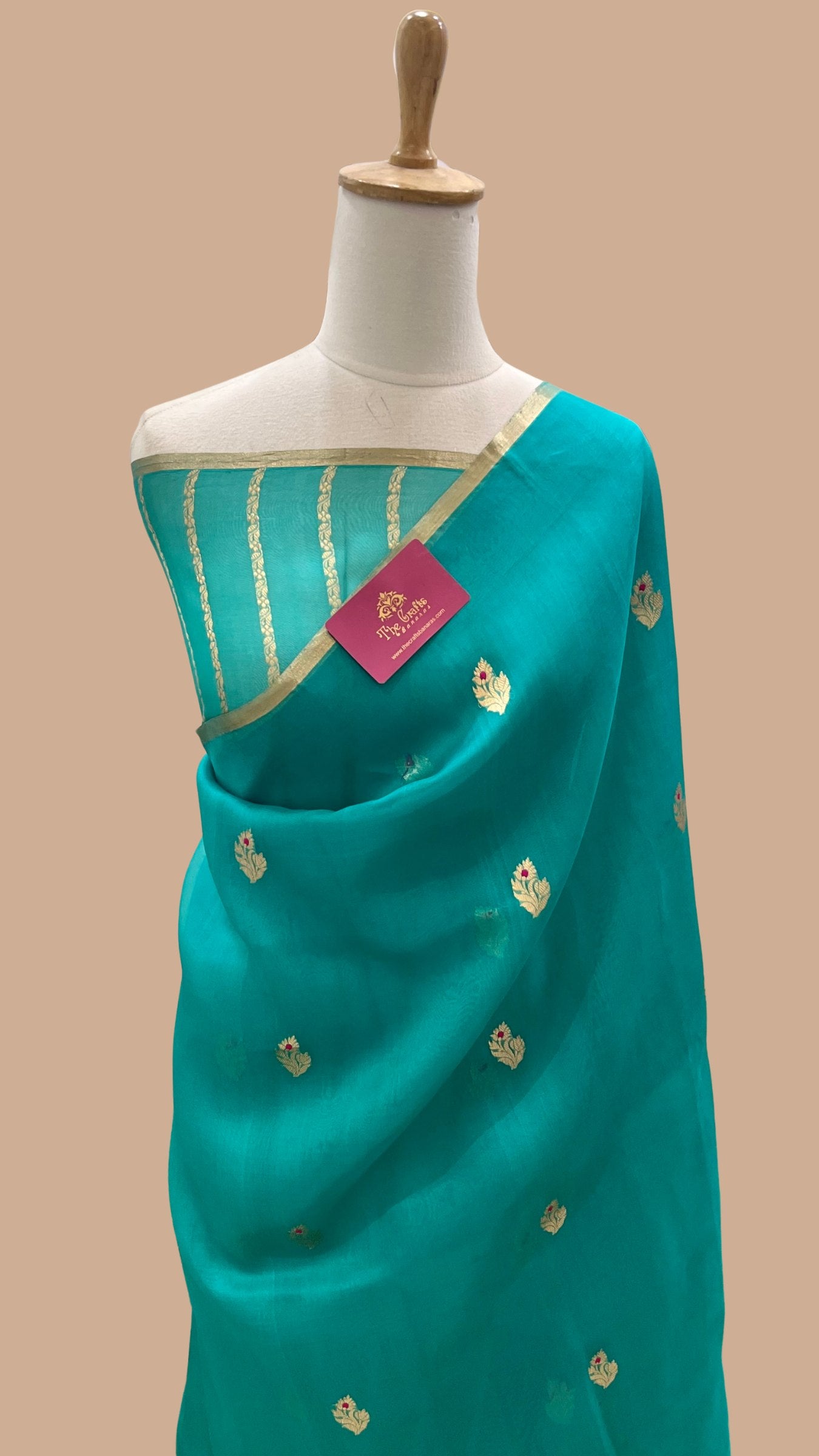 Pure Kora Silk Handloom Banarasi Saree - with kadhua motifs
