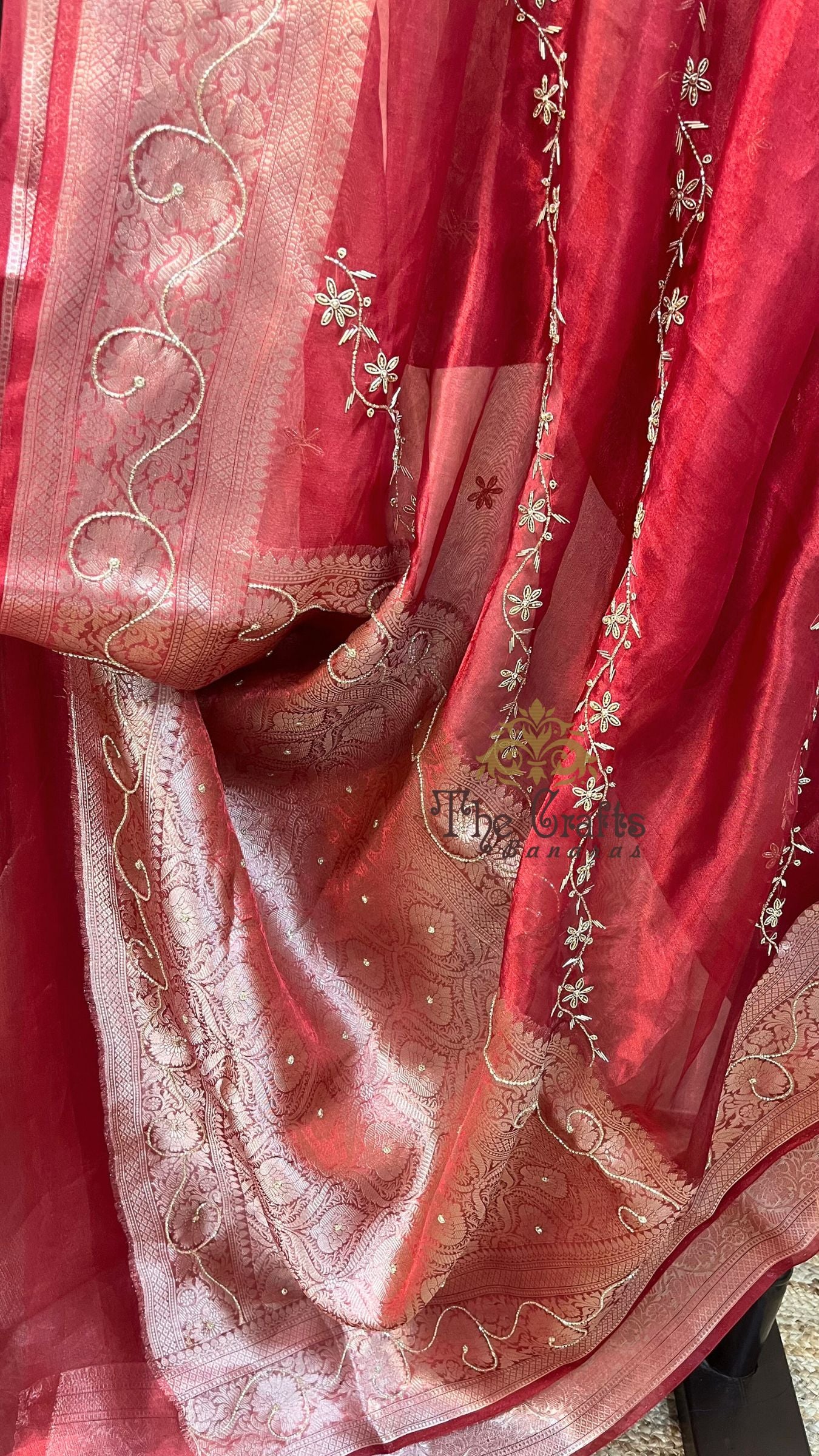 Pure Kora Silk Handloom Banarasi Saree - With Kadhua motifs