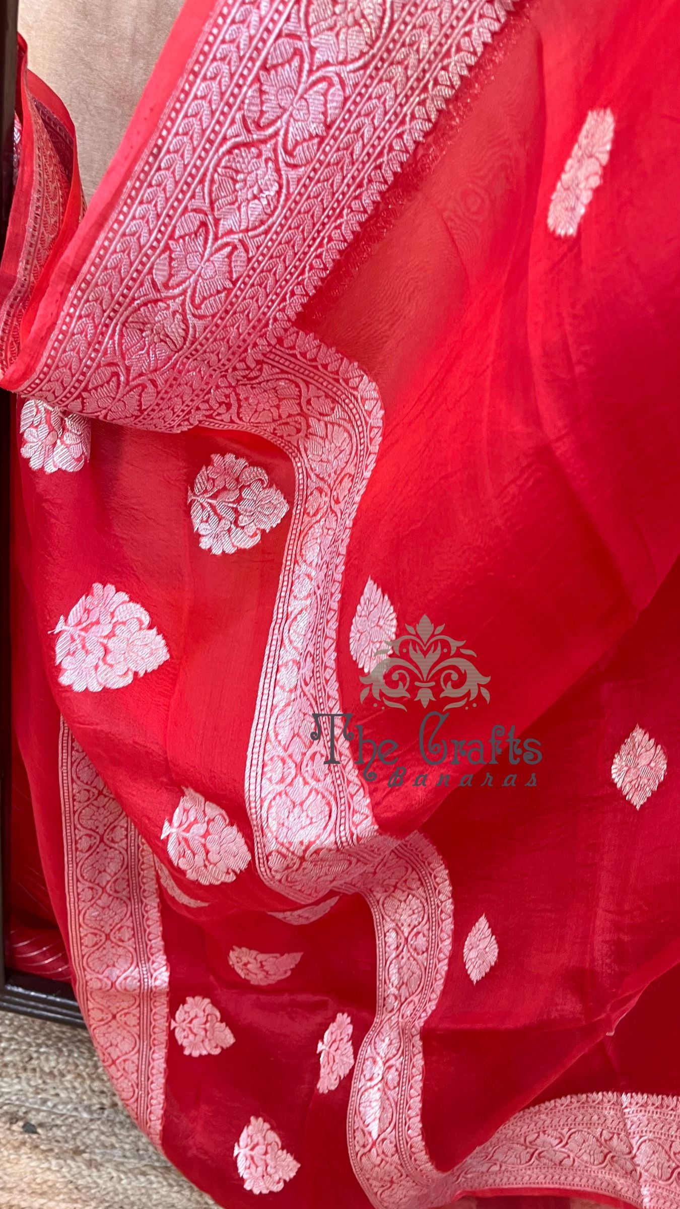 Pure Kora Silk Handloom Banarasi Saree - With Sona Rupa Kadhua Work